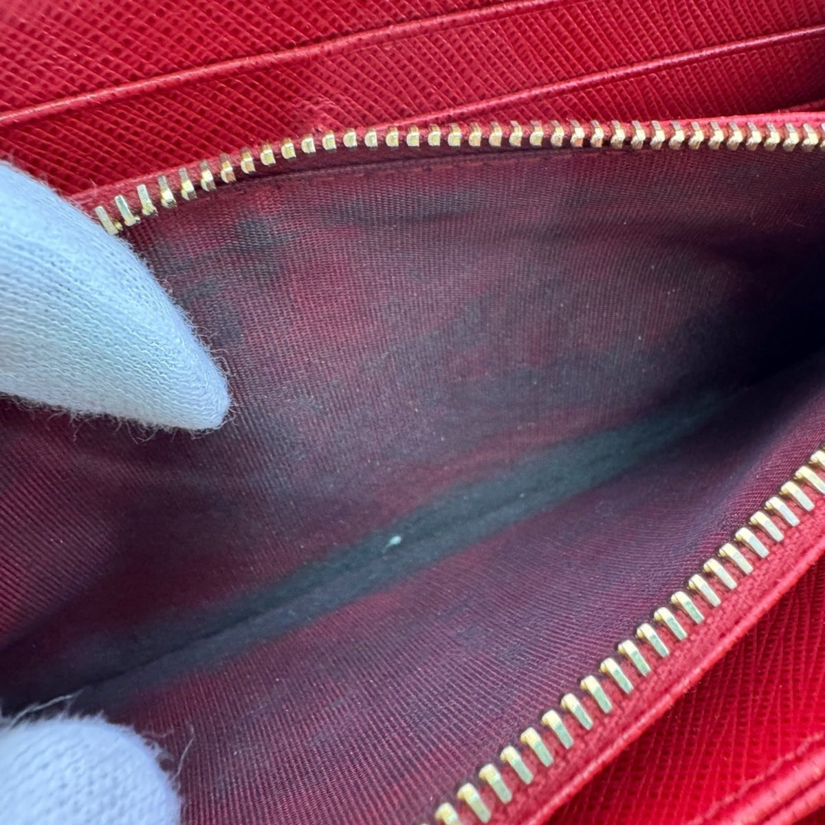 Prada Saffiano Fuoco Red Color Leather Long Wallet (Bi-Fold) (Pre-Owned)
