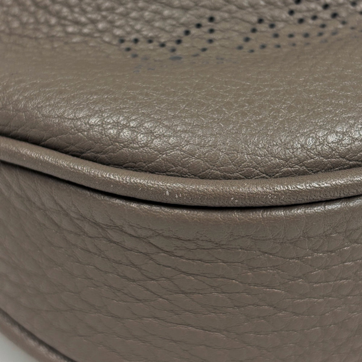 Louis Vuitton Mahina Taupe Mahina Leather Handbag (Pre-Owned)