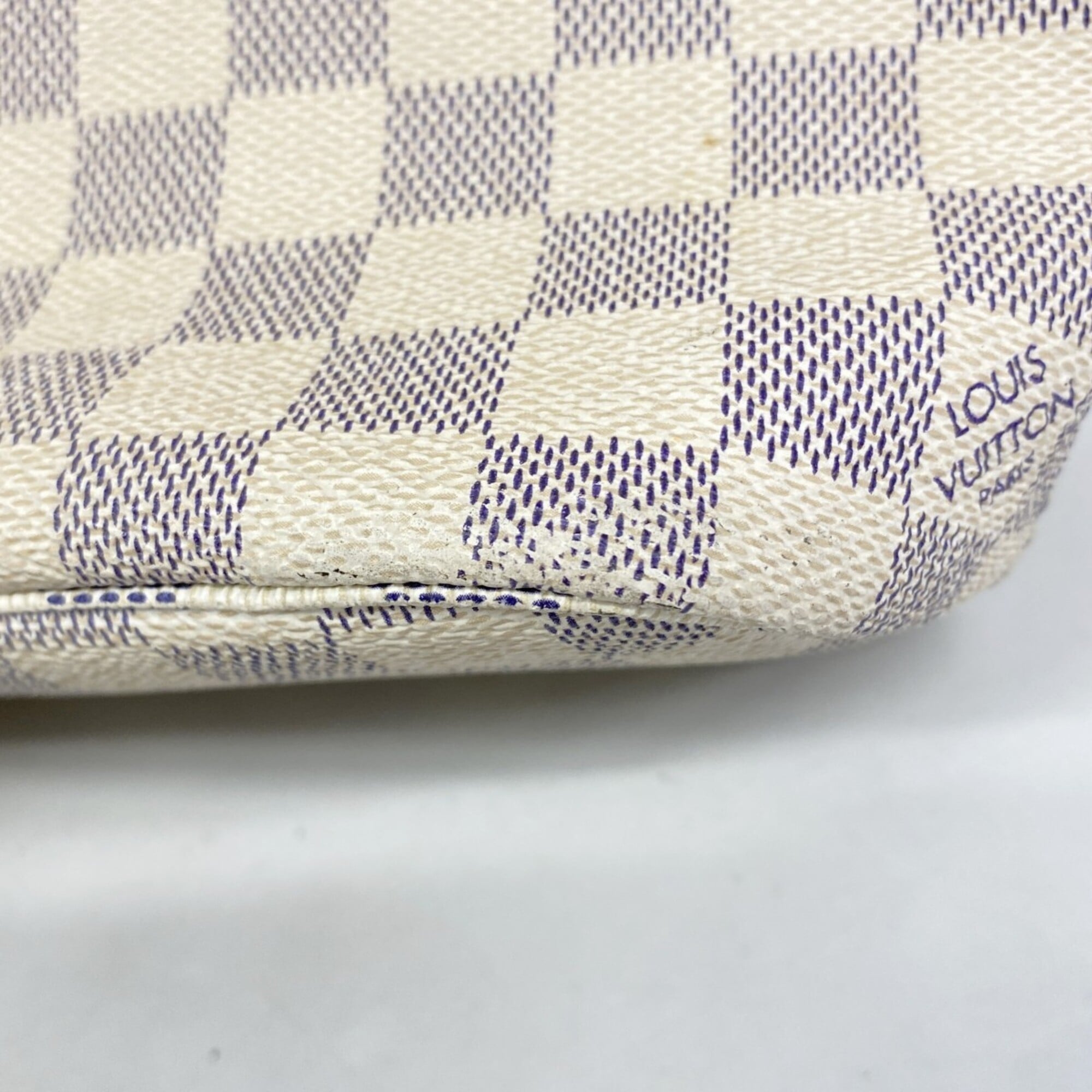 Louis Vuitton White Tote Bag (Pre-Owned)