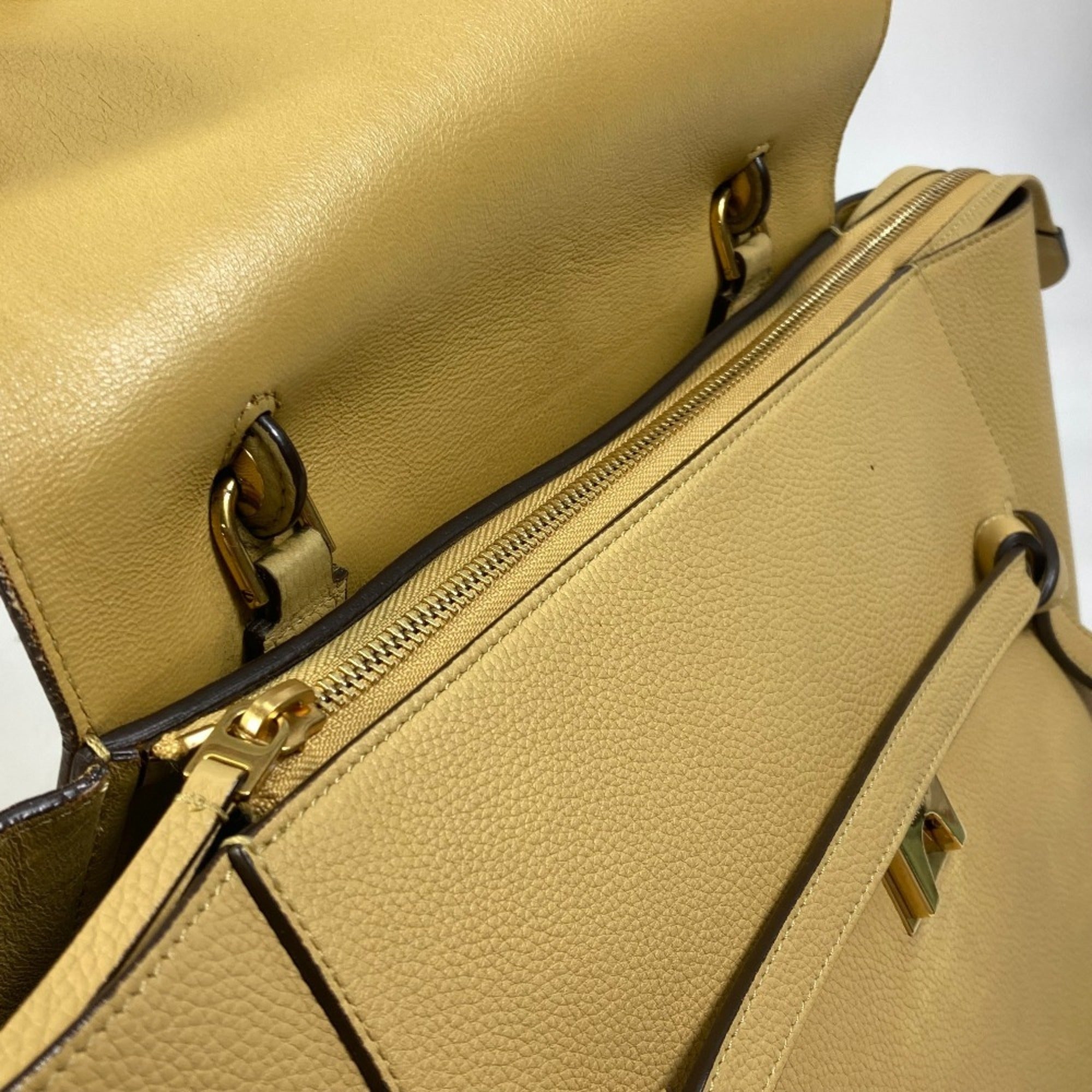 Celine Yellow Leather Shoulder Bag (Pre-Owned)