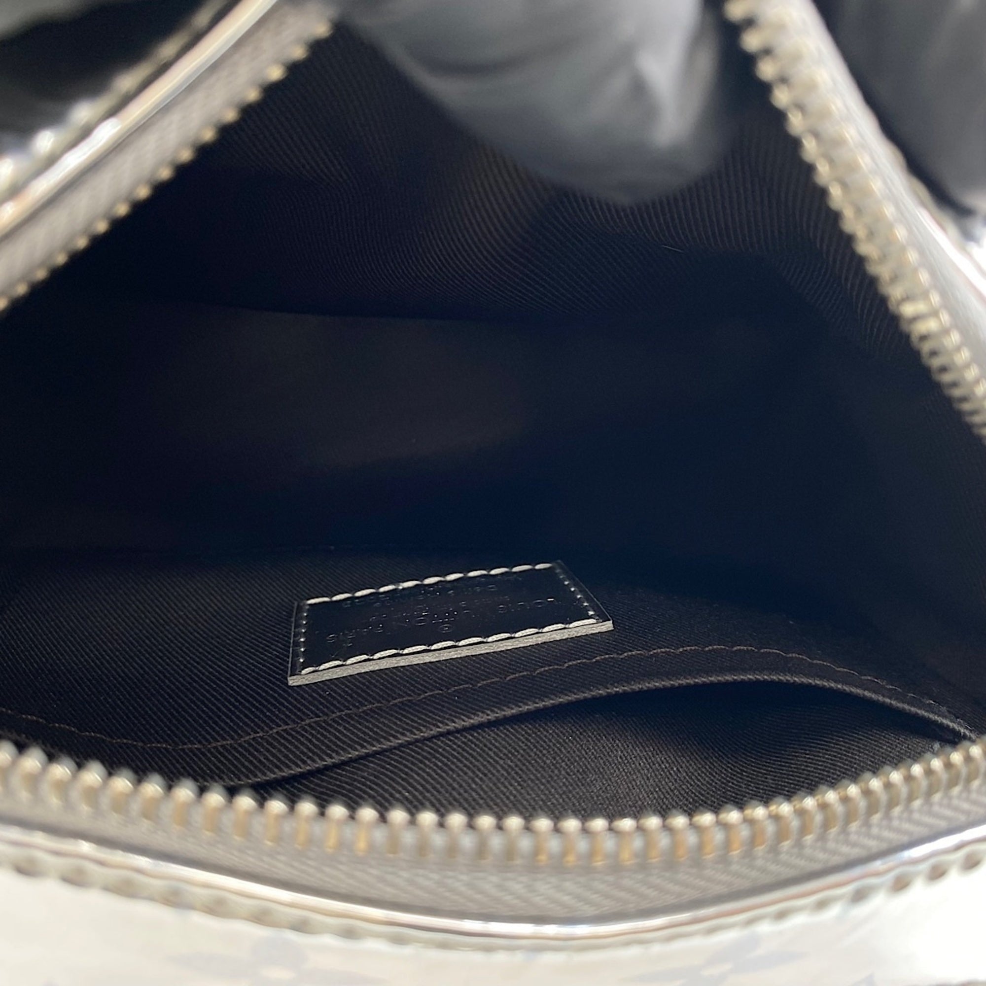 Louis Vuitton Brown Shoulder Bag (Pre-Owned)