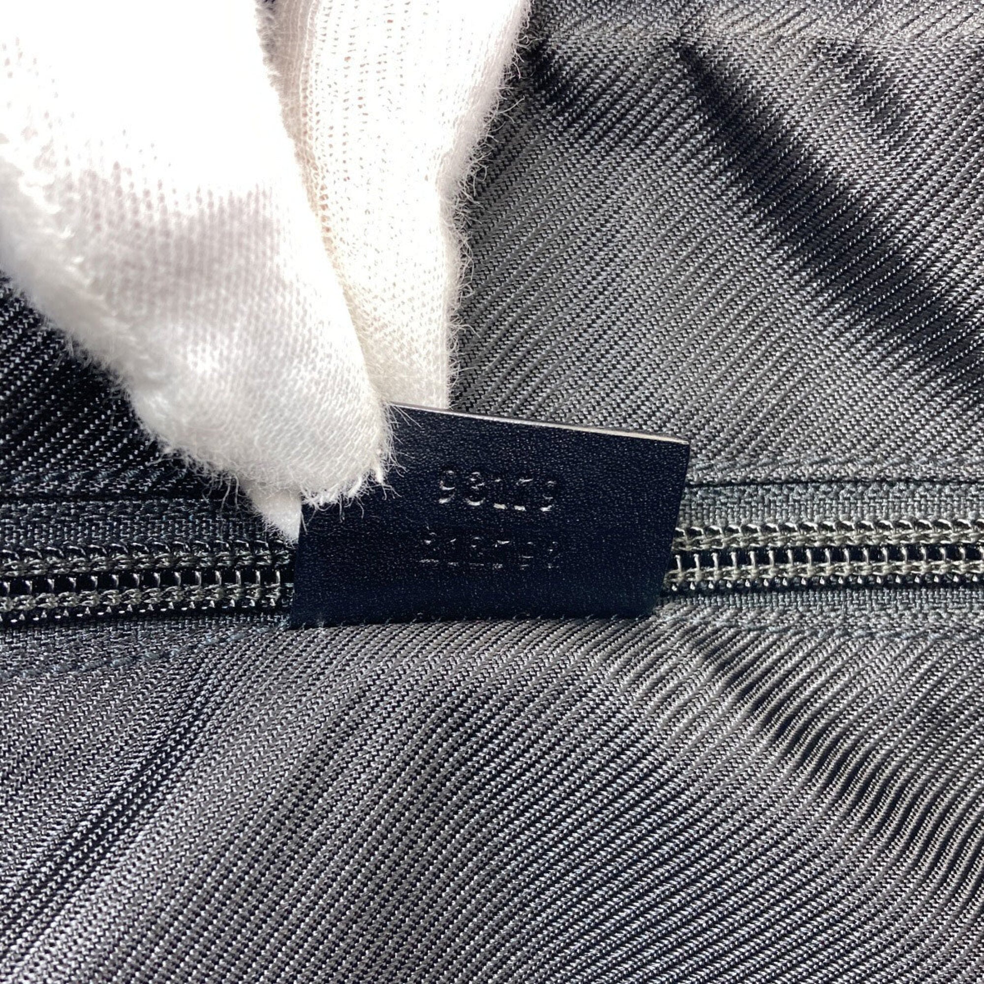 Gucci Black Nylon Canvas Shoulder Bag (Pre-Owned)