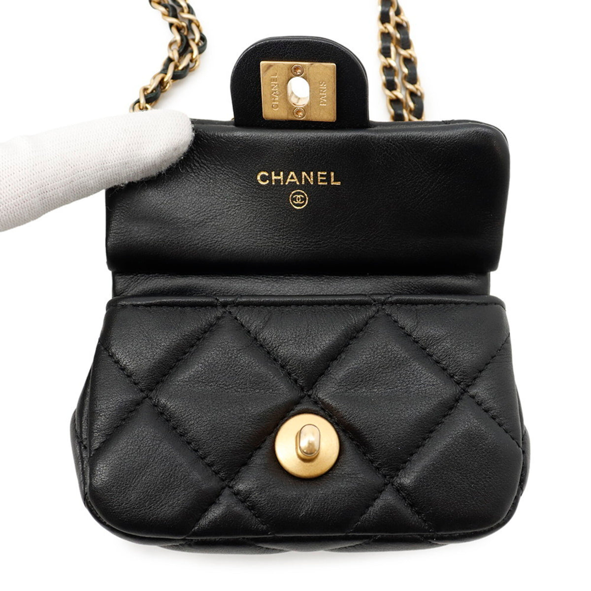 Chanel Matelasse Black Leather Handbag Shoulder Bag (Pre-Owned)
