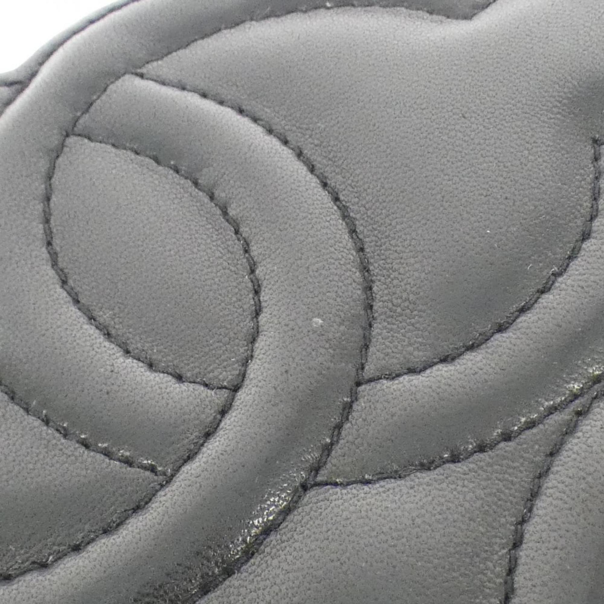 Chanel Black Leather Shoulder Bag (Pre-Owned)