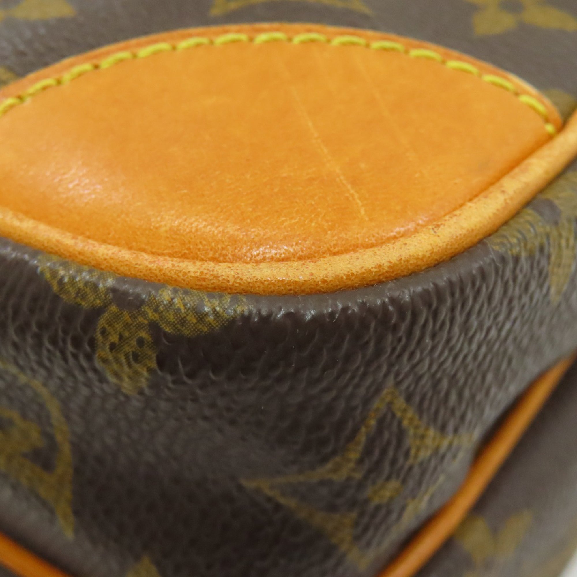 Louis Vuitton Brown Monogram Monogram Canvas Shoulder Bag (Pre-Owned)