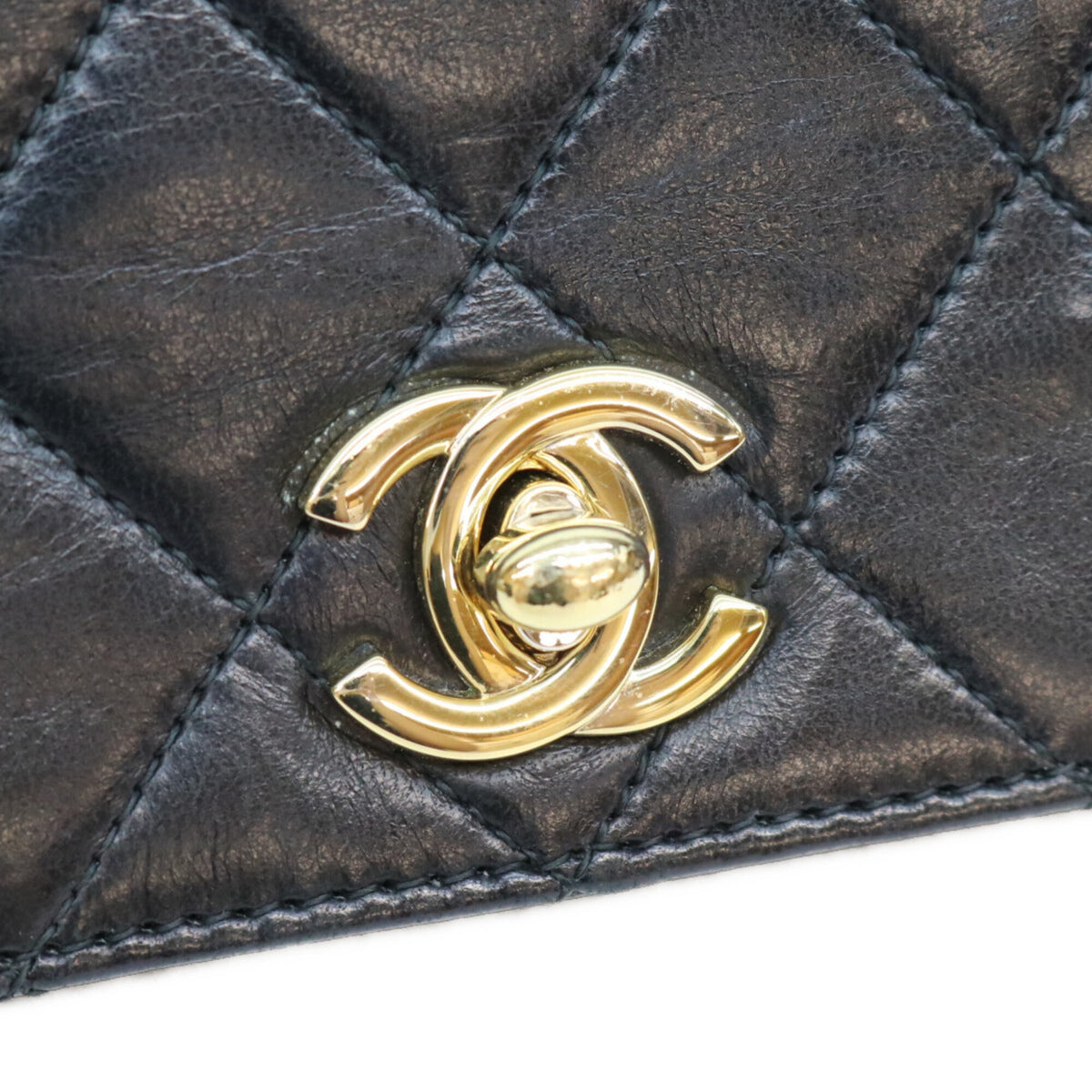 Chanel Black Leather Shoulder Bag (Pre-Owned)