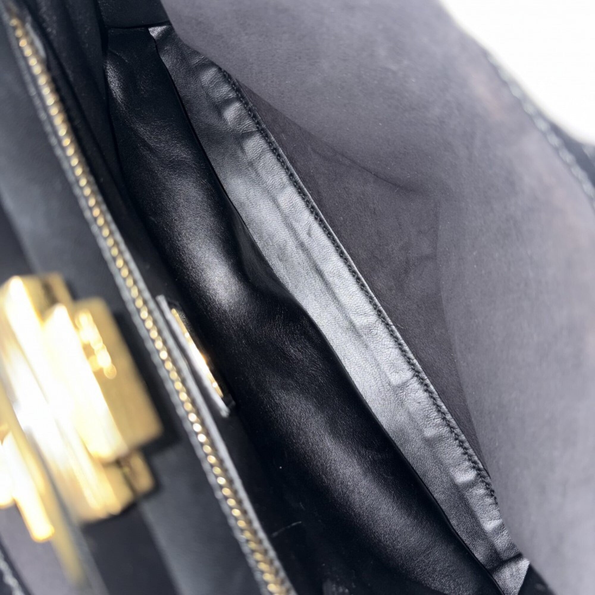Fendi Peekaboo Black Leather Handbag Shoulder Bag (Pre-Owned)