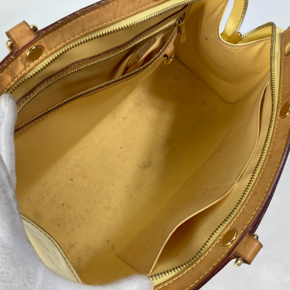 Louis Vuitton Yellow Other Handbag (Pre-Owned)