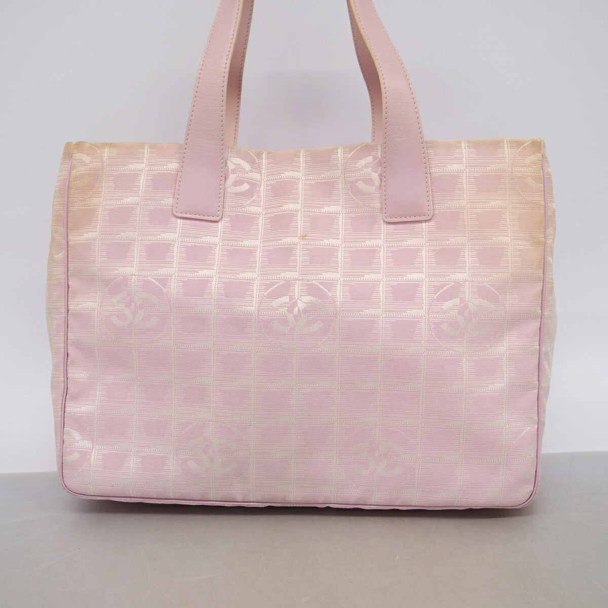 Chanel Pink Nylon Tote Bag (Pre-Owned)