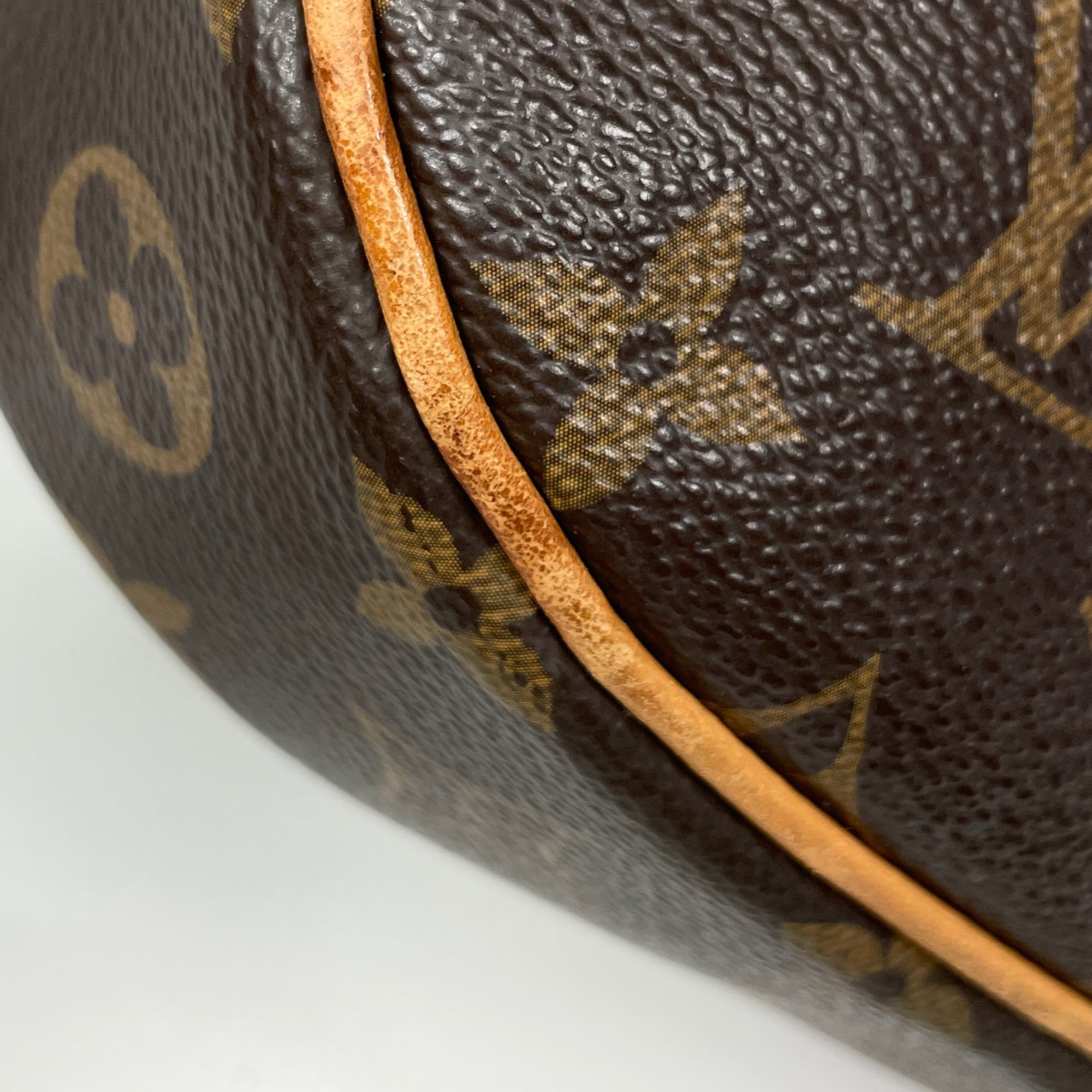 Louis Vuitton Brown Monogram Monogram Shoulder Bag (Pre-Owned)
