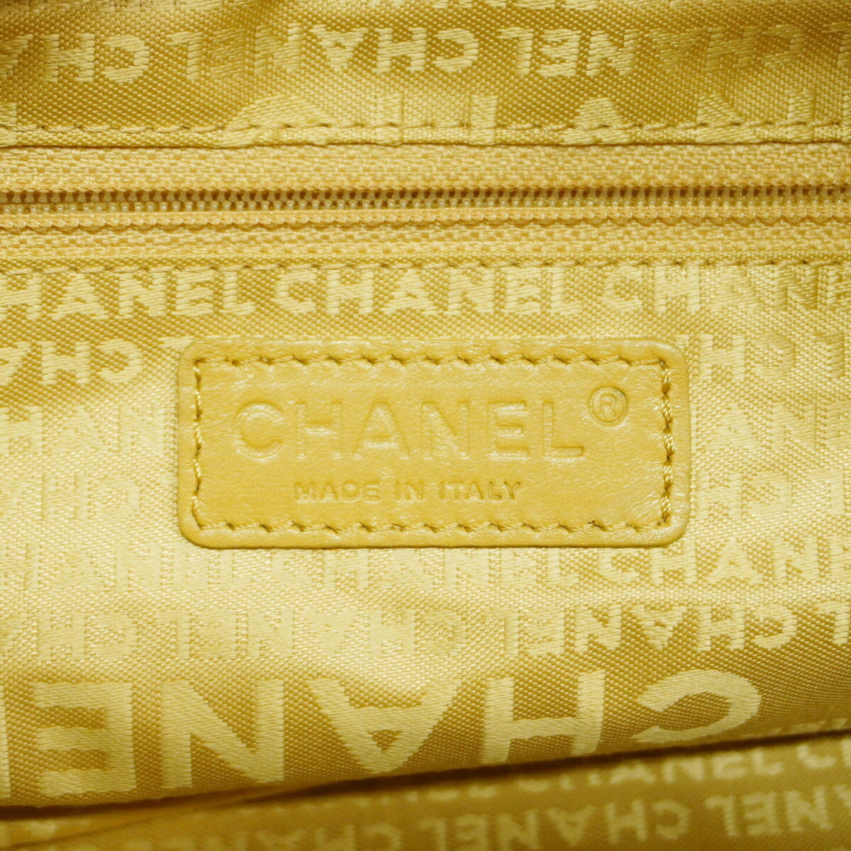 Chanel Beige Grained Calfskin Handbag (Pre-Owned)