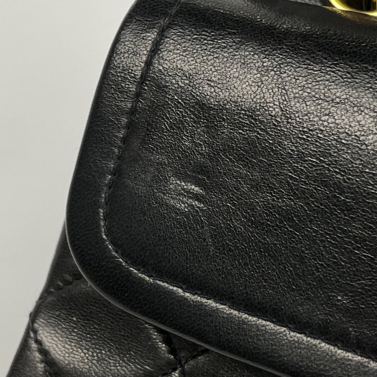 Chanel Matelasse Black Leather Shoulder Bag (Pre-Owned)