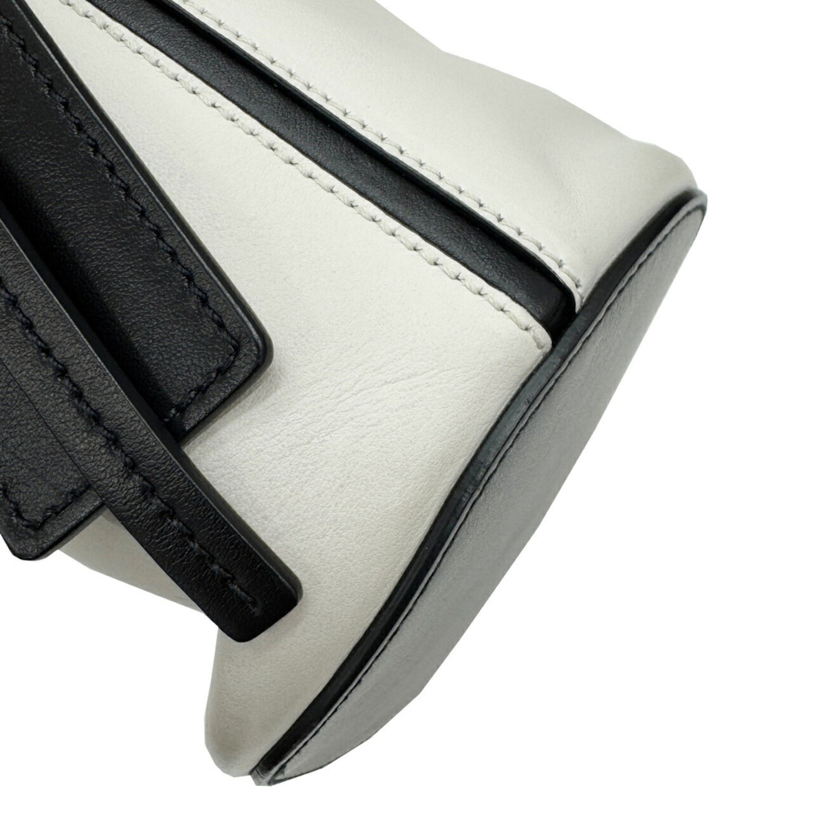 Prada Black White Leather Handbag Shoulder Bag (Pre-Owned)
