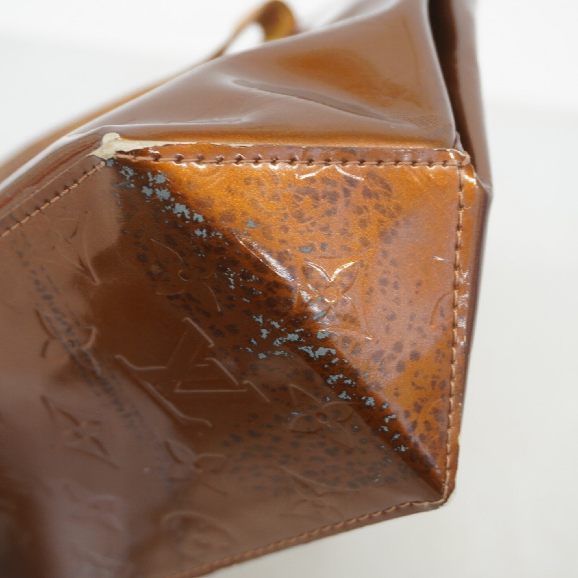 Louis Vuitton Bronze Handbag (Pre-Owned)