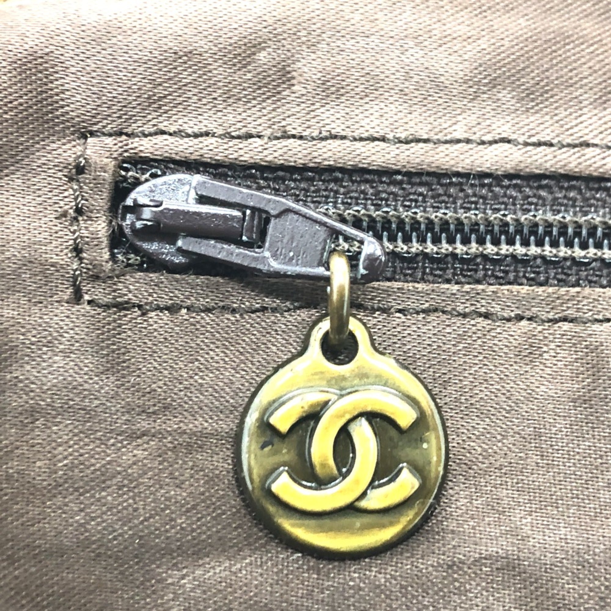 Chanel Brown Leather Tote Bag (Pre-Owned)