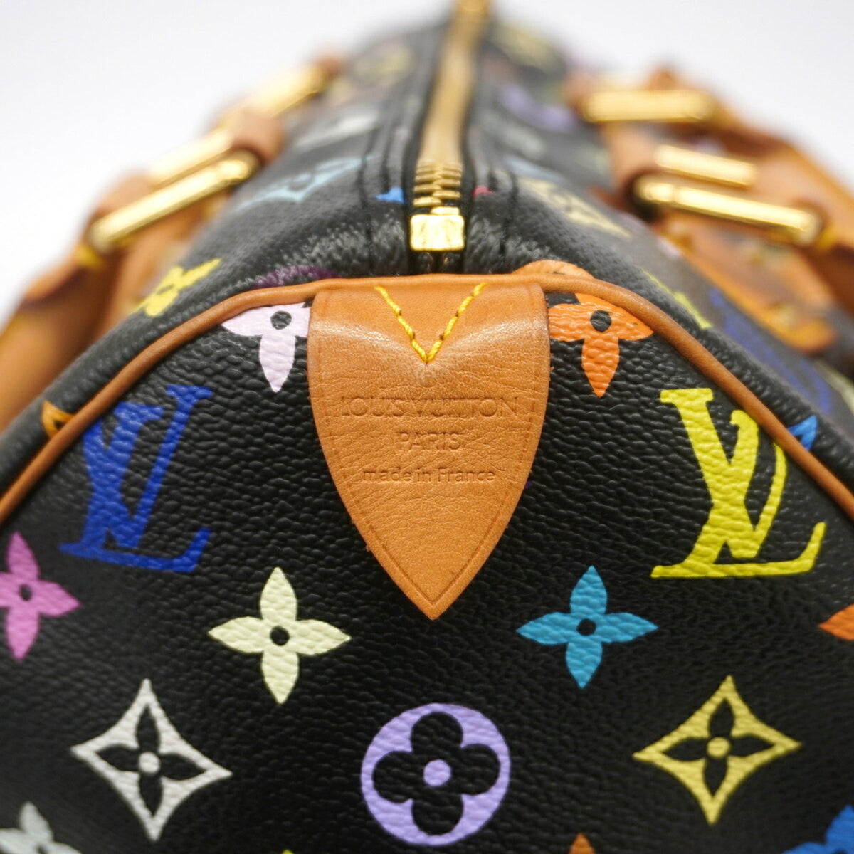 Louis Vuitton Noir Handbag (Pre-Owned)