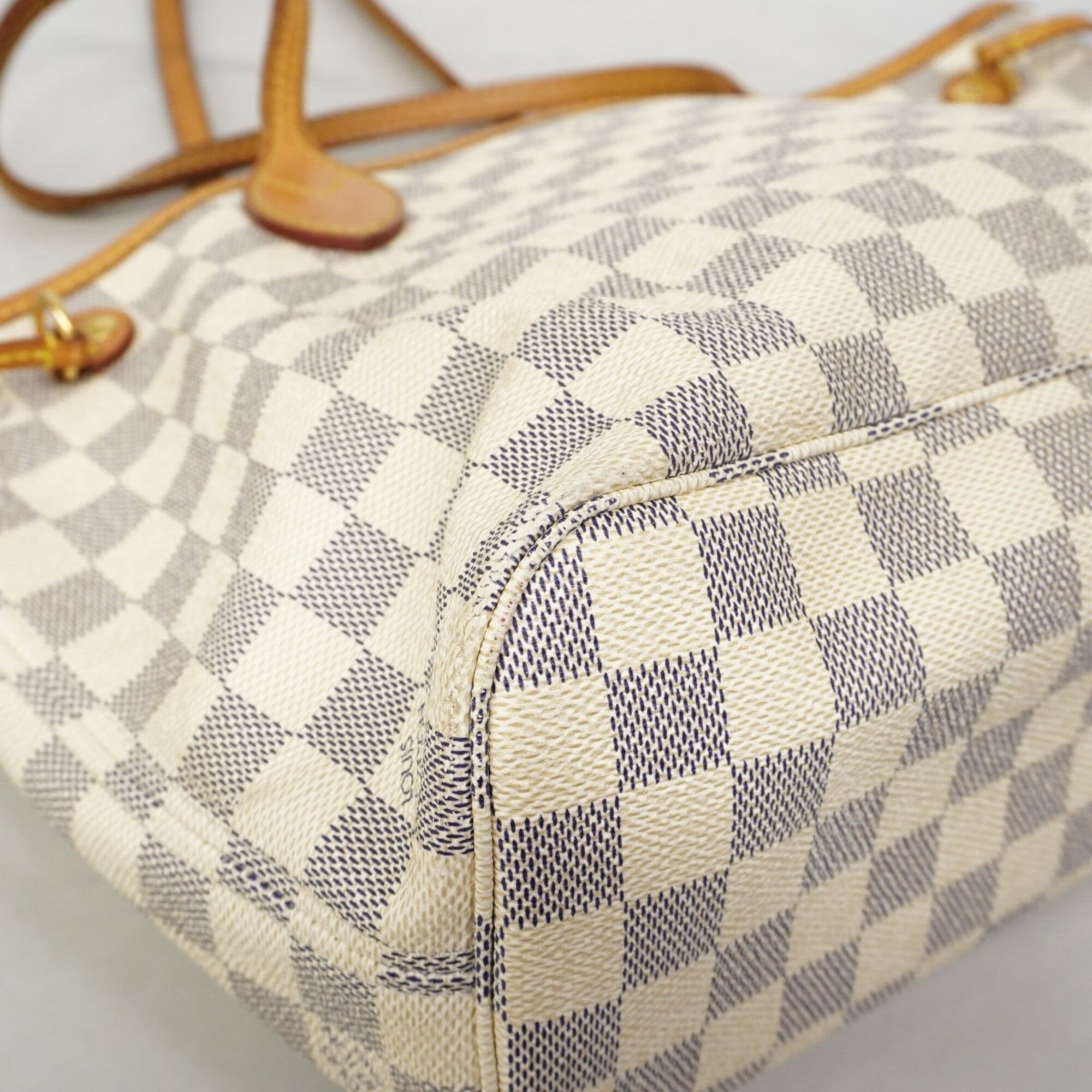 Louis Vuitton White Tote Bag (Pre-Owned)