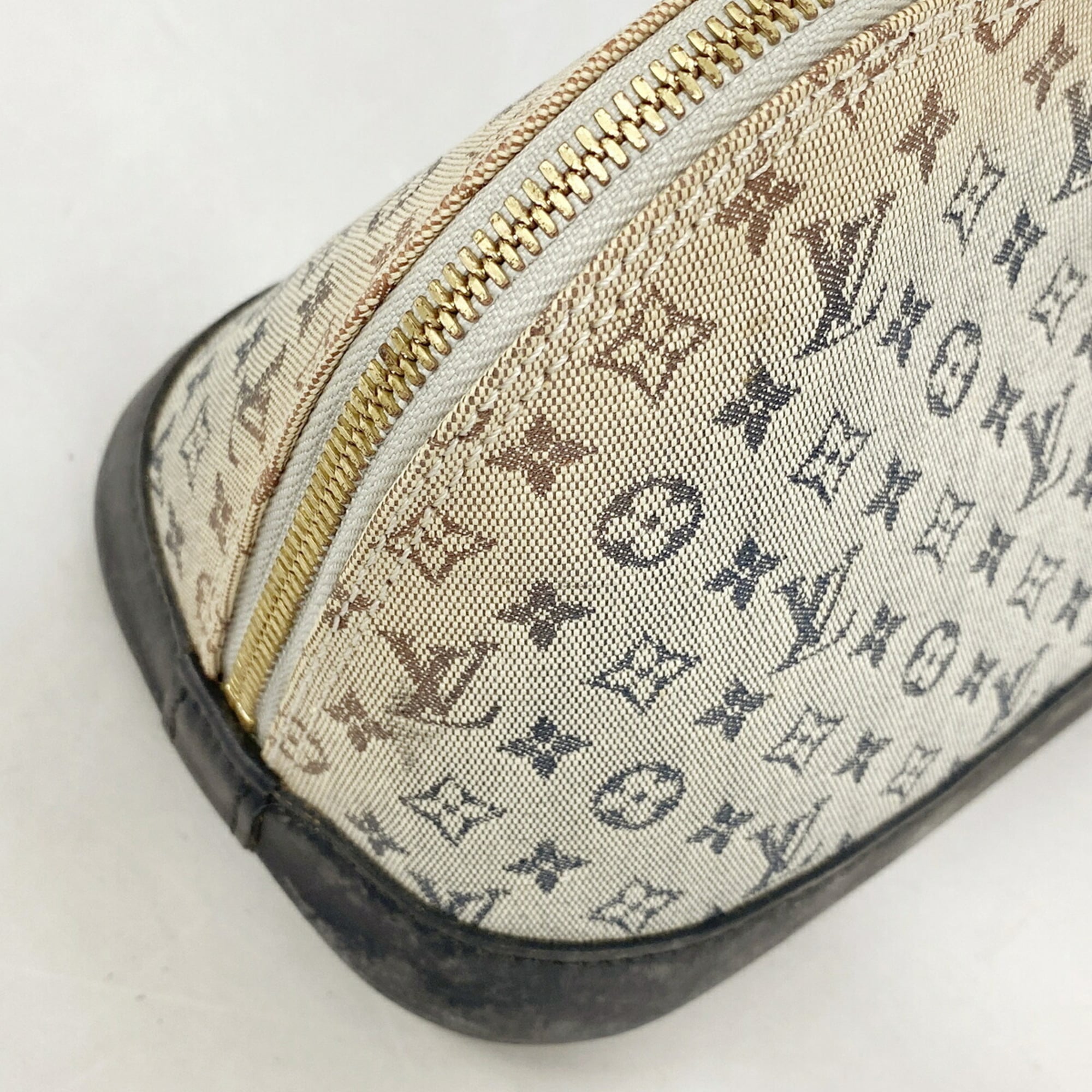 Louis Vuitton Blue Handbag (Pre-Owned)