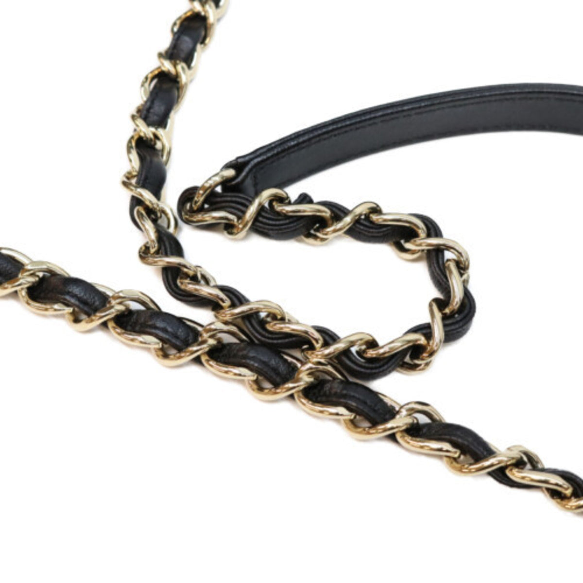 Chanel Black Leather Shoulder Bag (Pre-Owned)