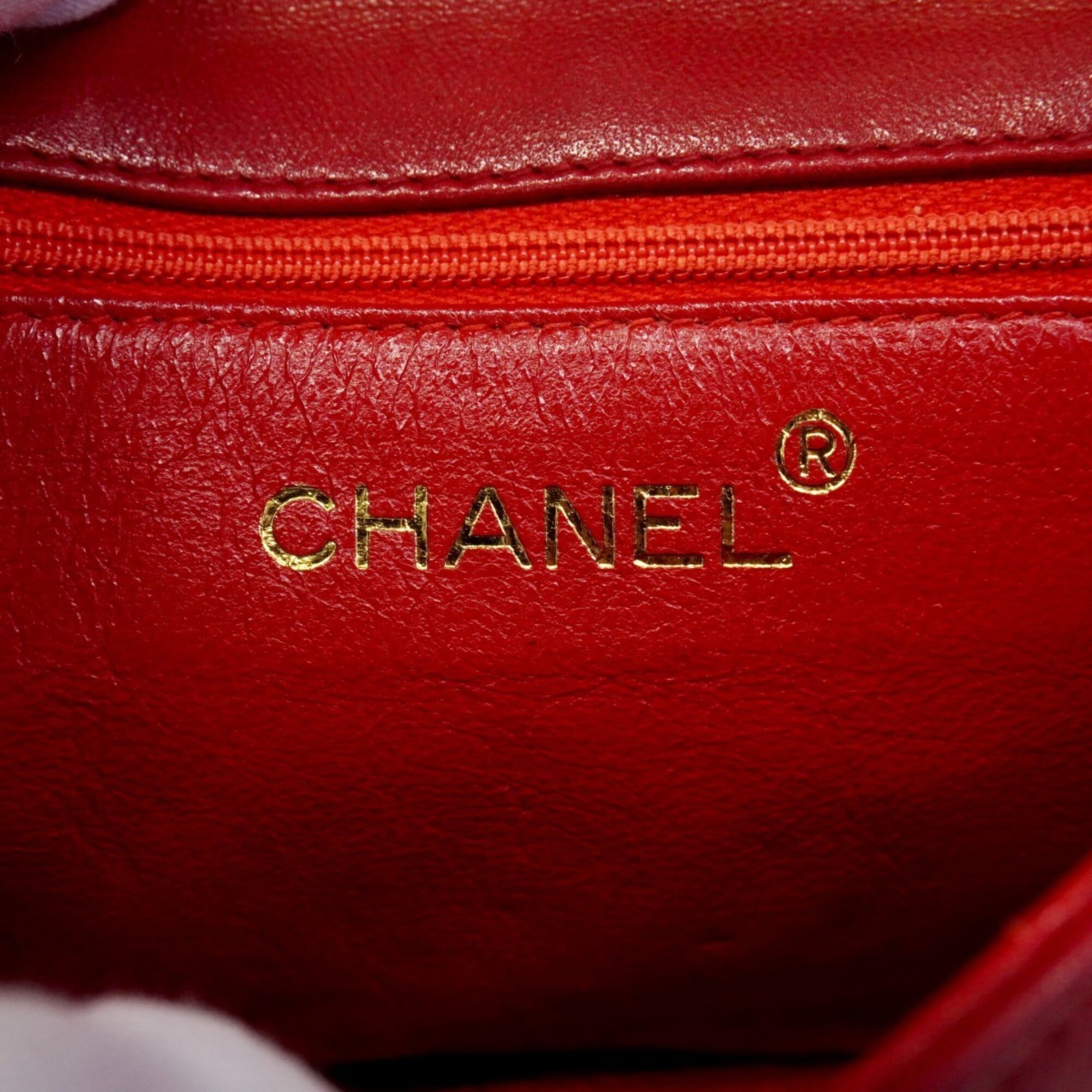 Chanel Red Color Leather Shoulder Bag (Pre-Owned)