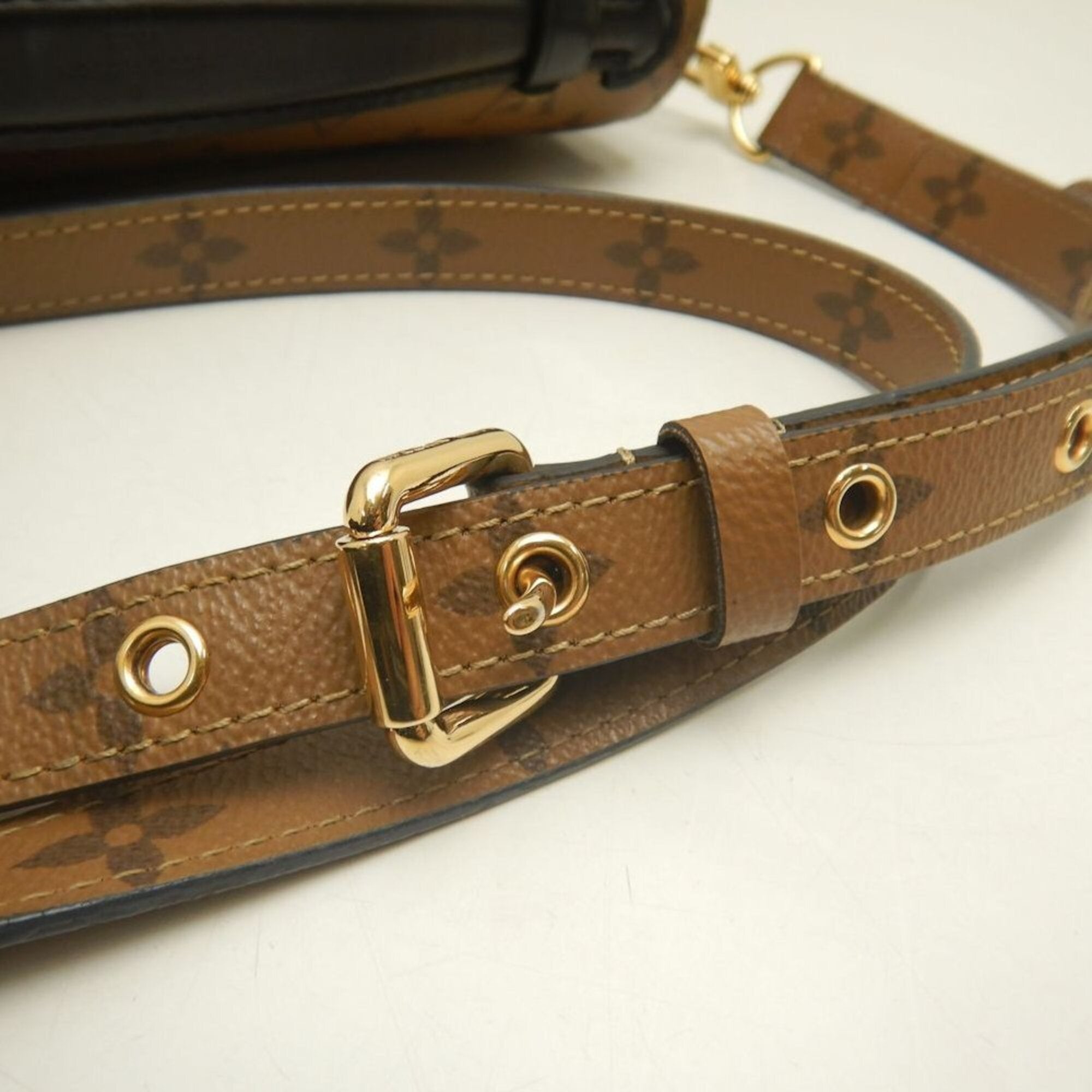 Louis Vuitton Brown Monogram Handbag (Pre-Owned)