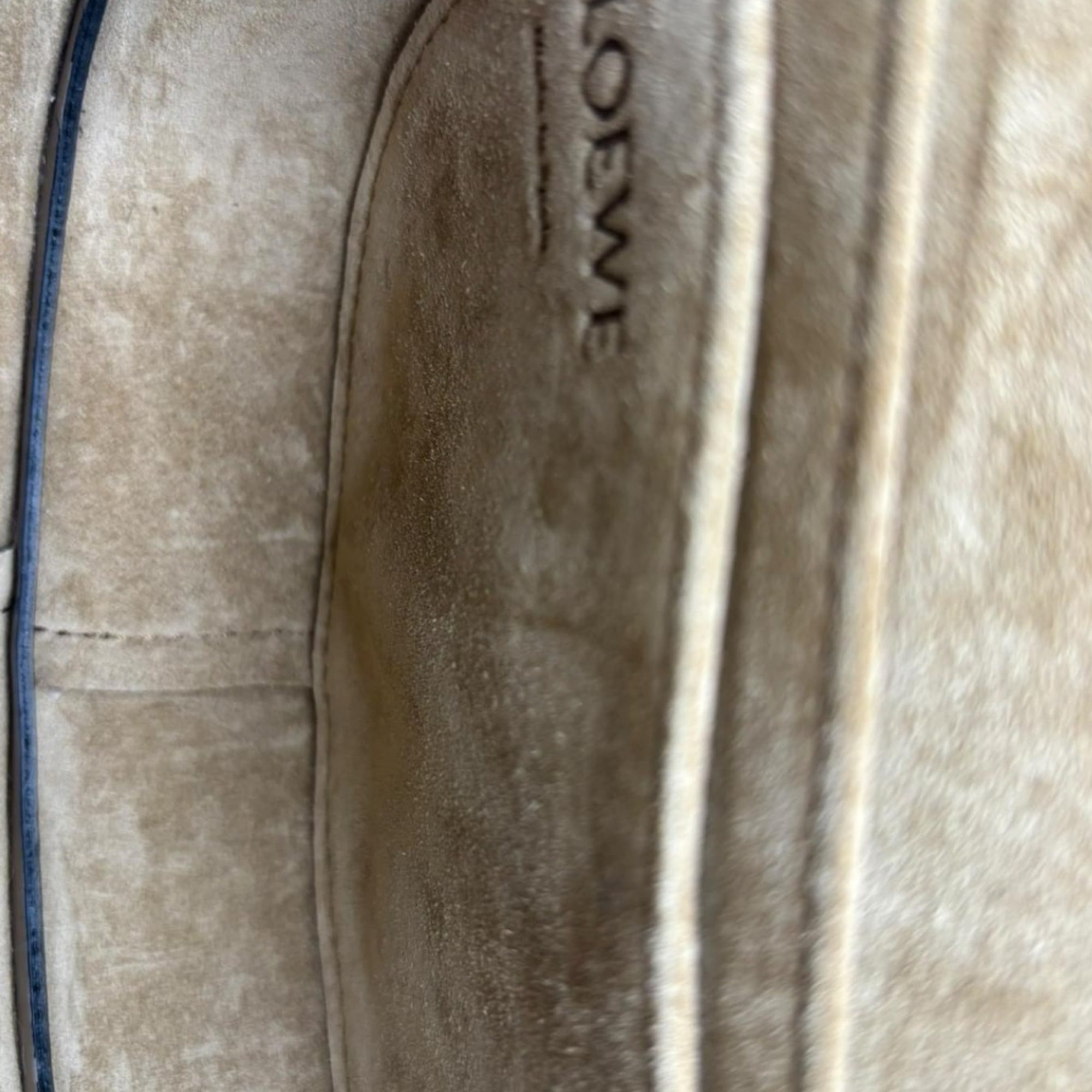 Loewe Beige Leather Shoulder Bag (Pre-Owned)