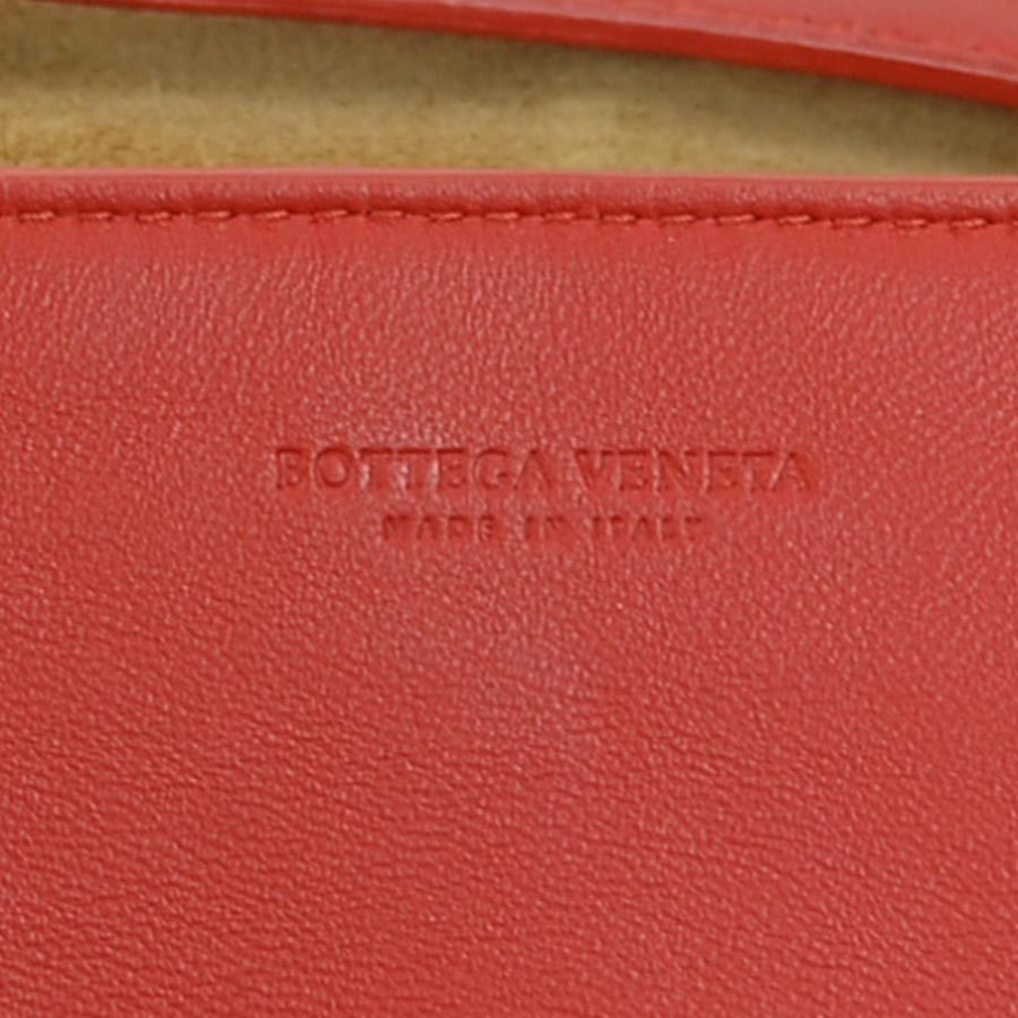 Bottega Veneta Red Color Leather Shoulder Bag (Pre-Owned)