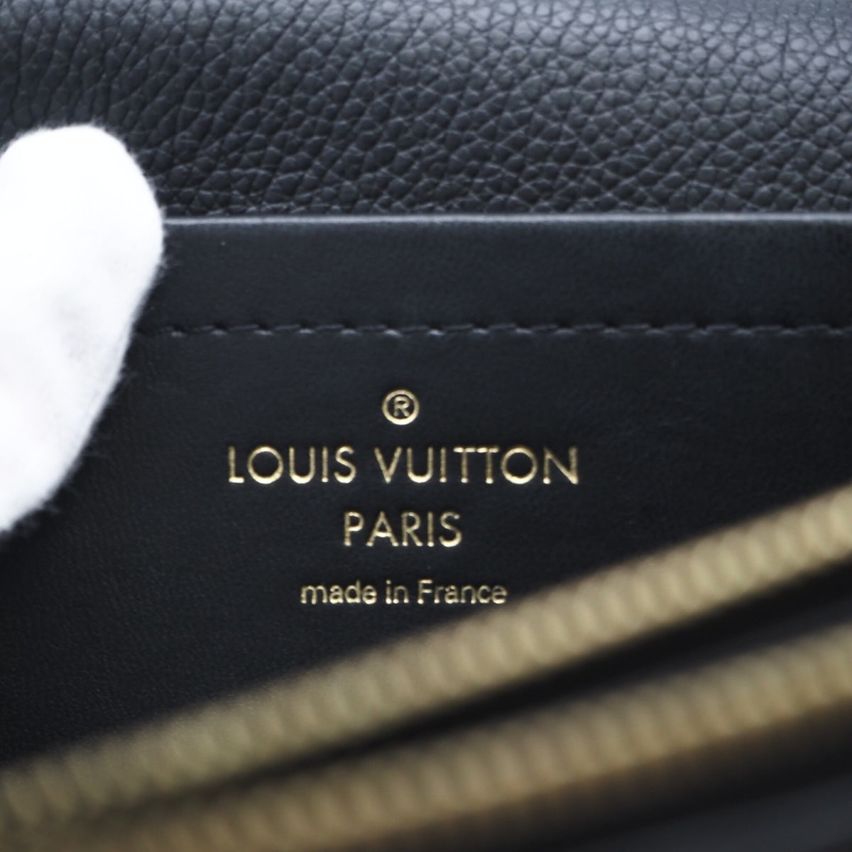 Louis Vuitton Black Leather Shoulder Bag (Pre-Owned)