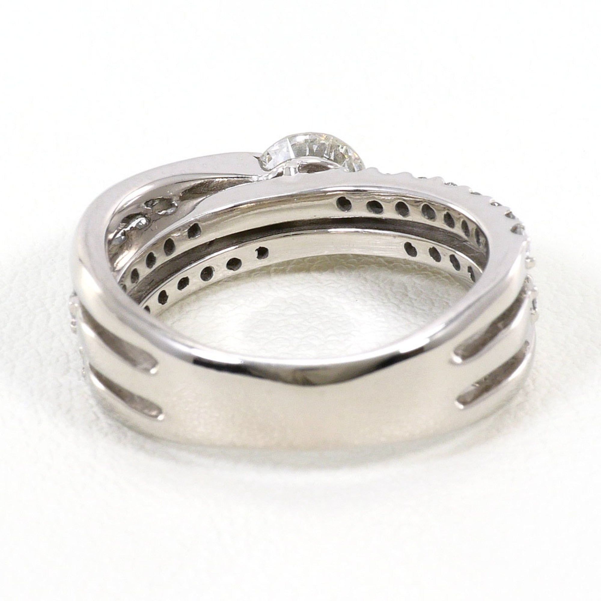Unbranded White Gold White Gold (18K) Band Ring (Pre-Owned)