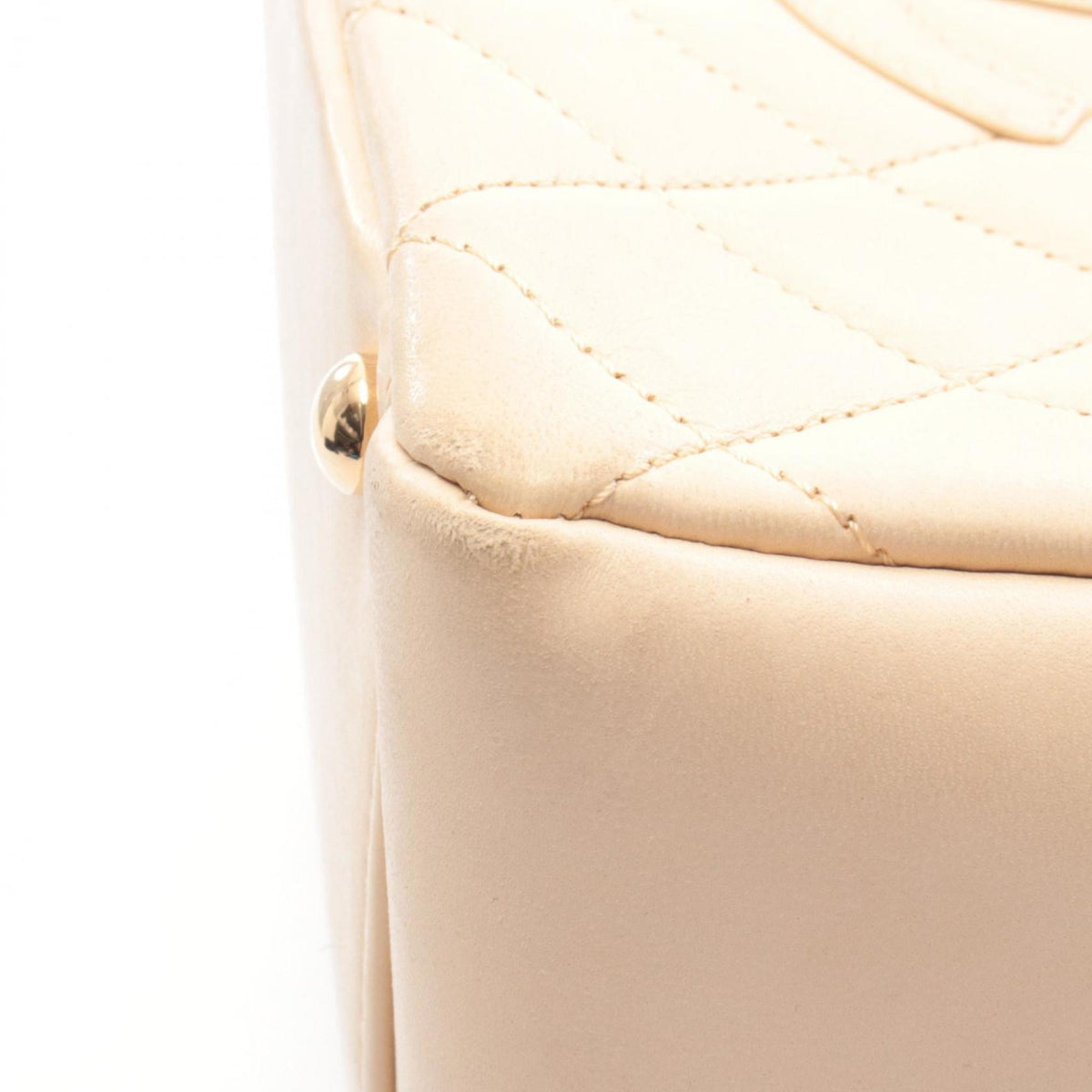 Chanel Beige Leather Handbag Shoulder Bag (Pre-Owned)