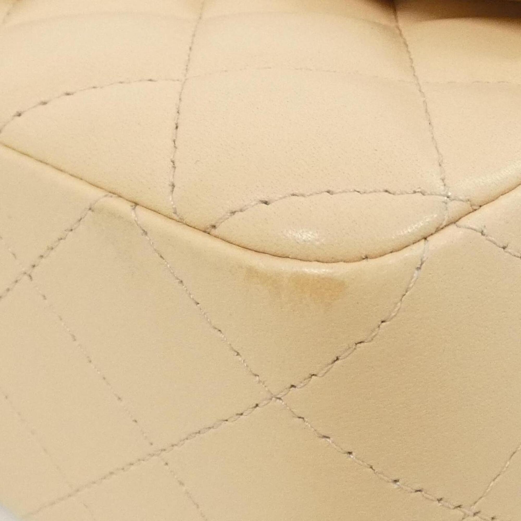 Chanel Beige Leather Shoulder Bag (Pre-Owned)