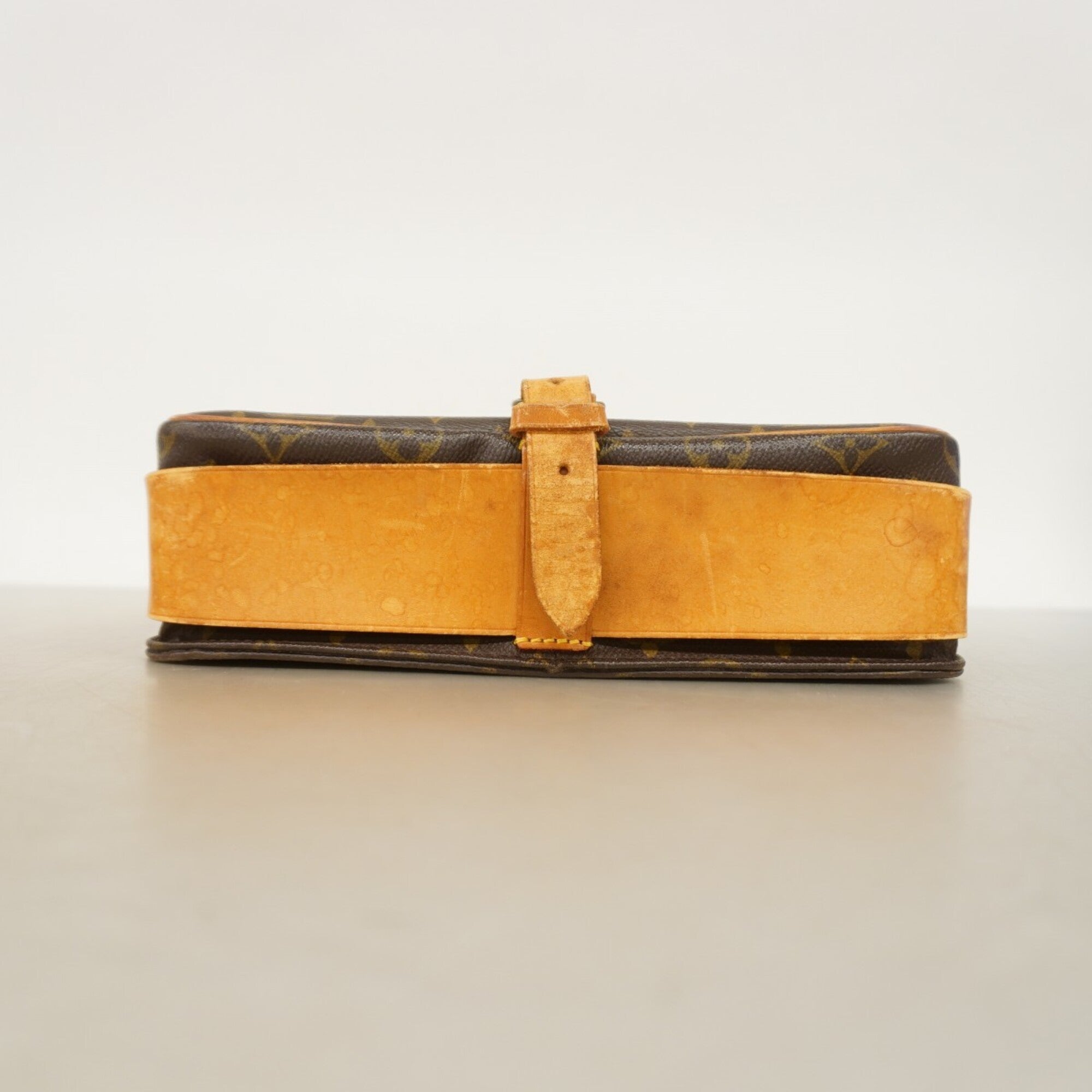 Louis Vuitton Brown Shoulder Bag (Pre-Owned)