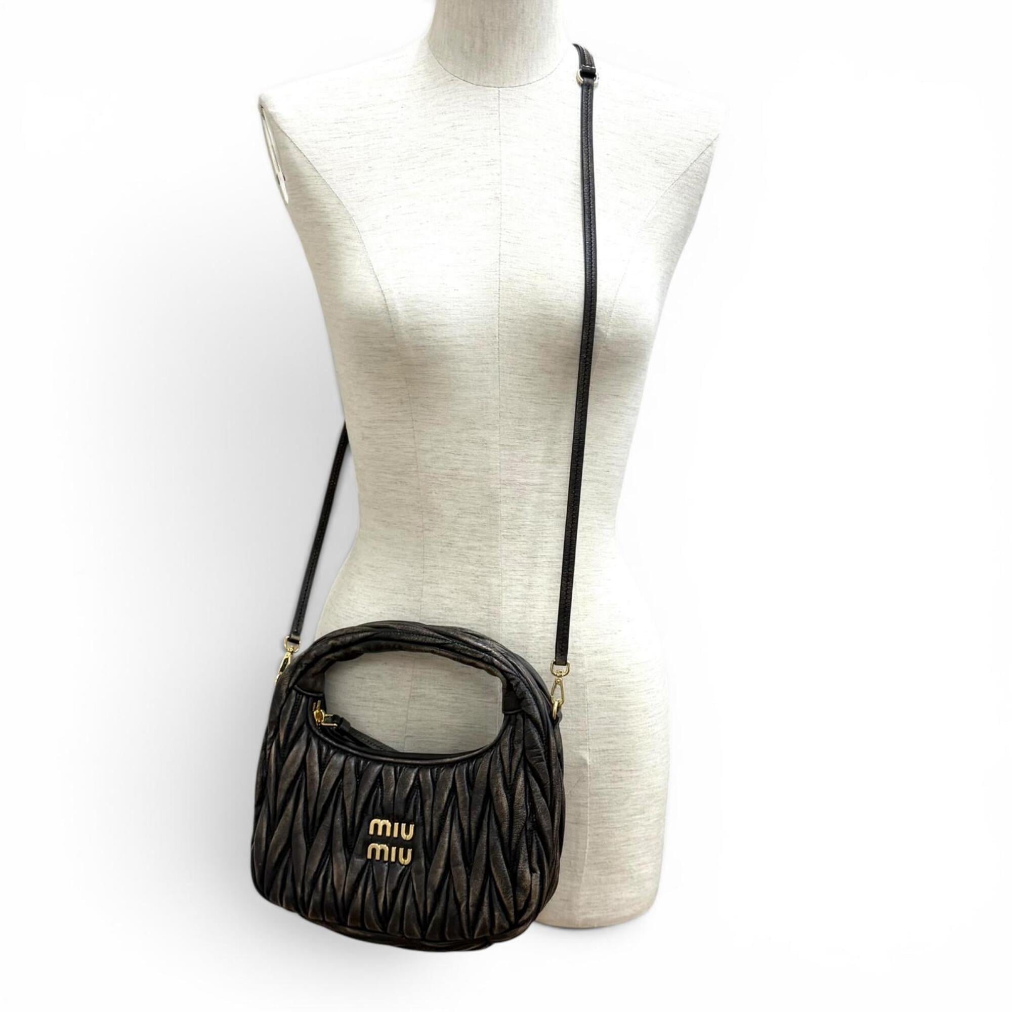 Miu Miu Leather Shoulder Bag (Pre-Owned)