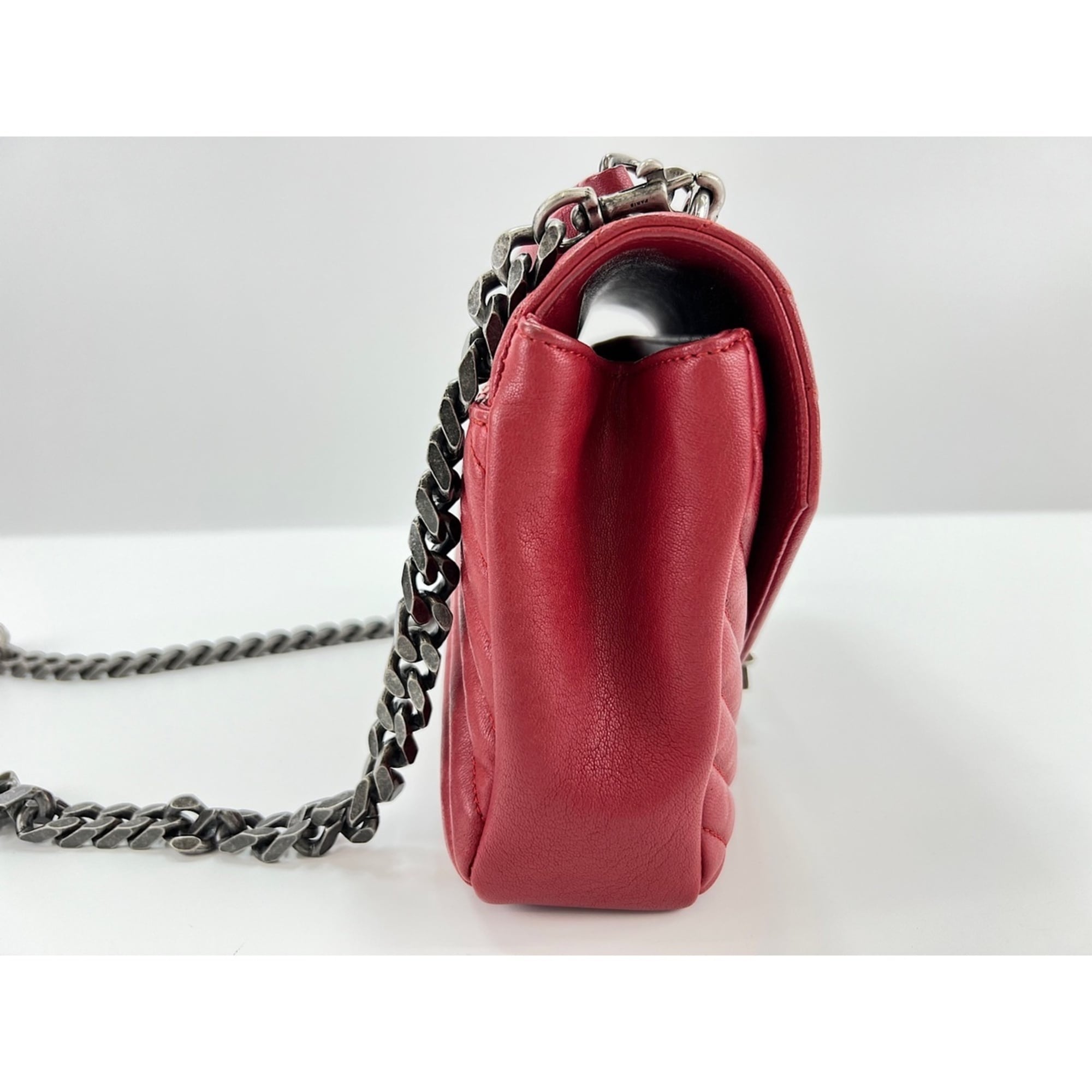 Yves Saint Laurent Red Color Leather Shoulder Bag (Pre-Owned)