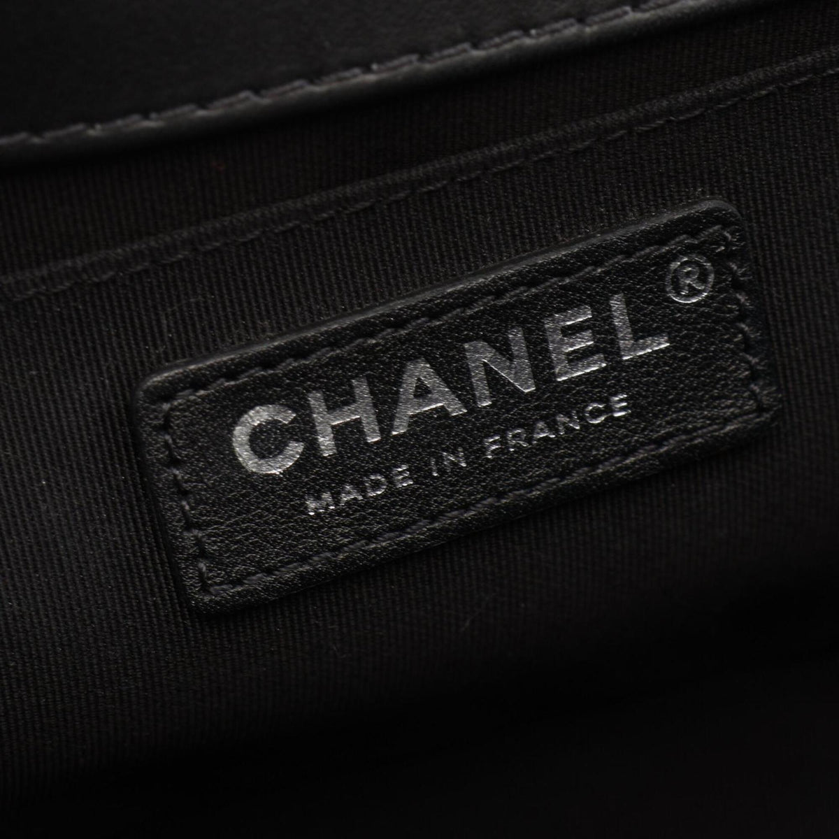Chanel Black White Leather Handbag Shoulder Bag (Pre-Owned)