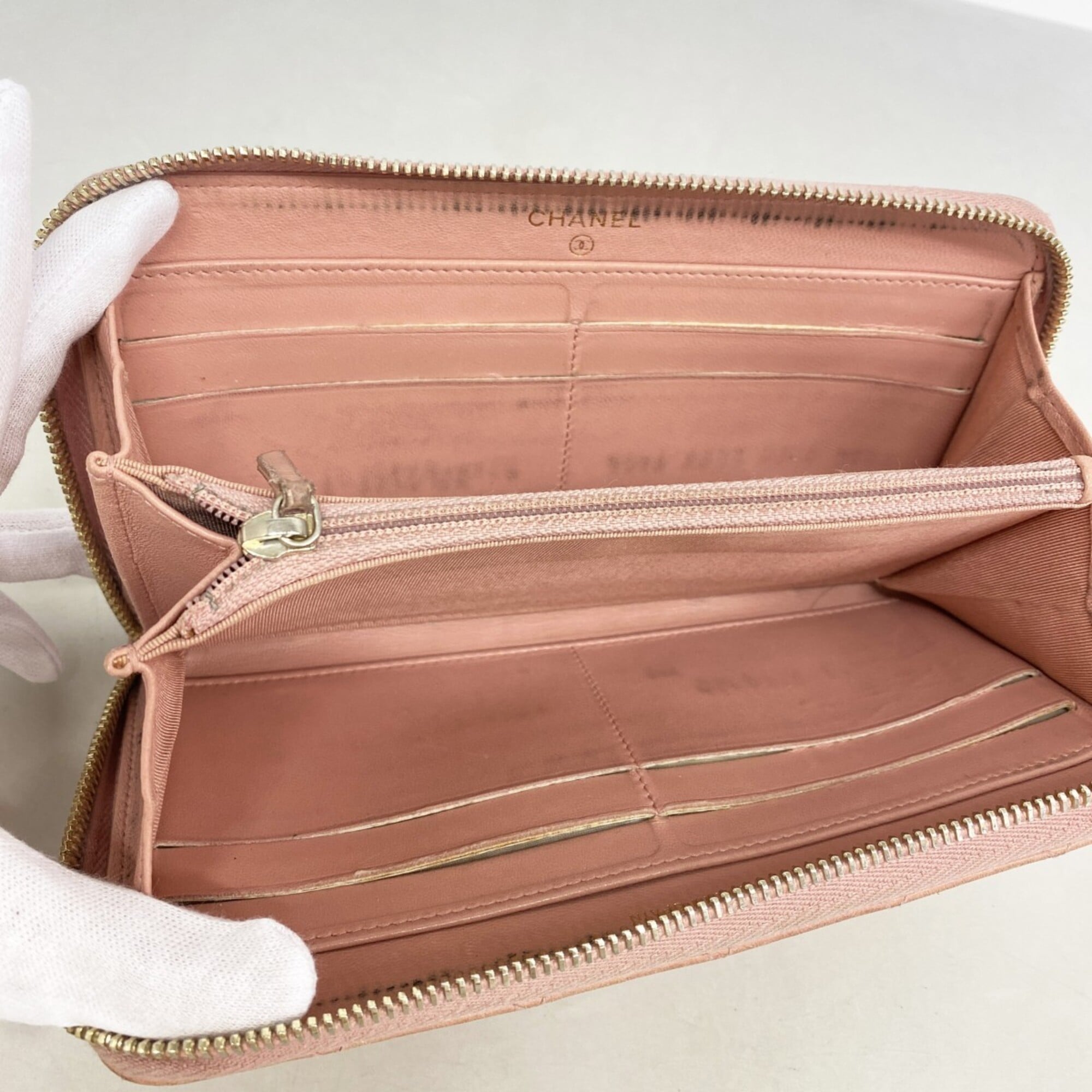 Chanel Pink Leather Long Wallet (Bi-Fold) (Pre-Owned)