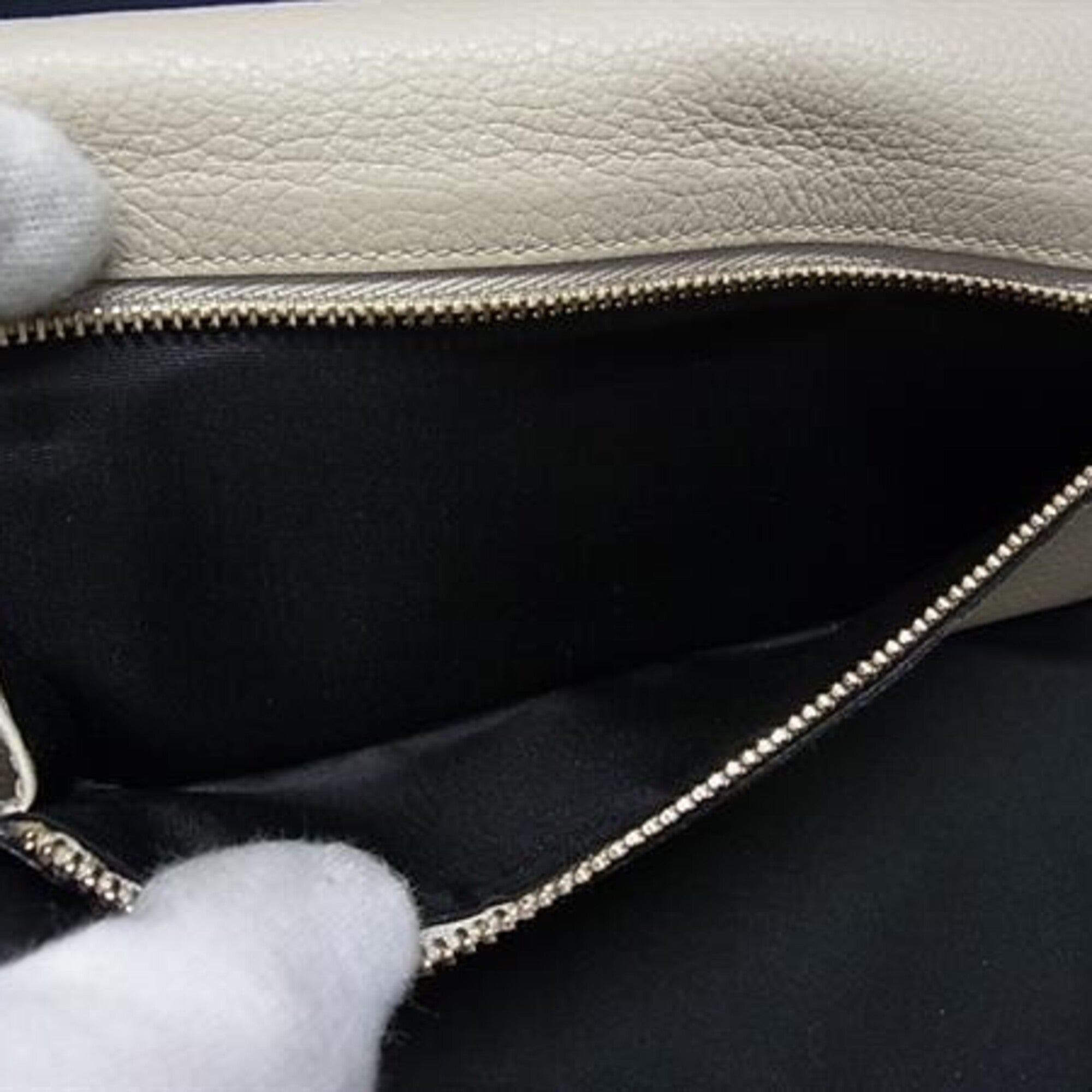 Loewe Beige Leather Long Wallet (Bi-Fold) (Pre-Owned)