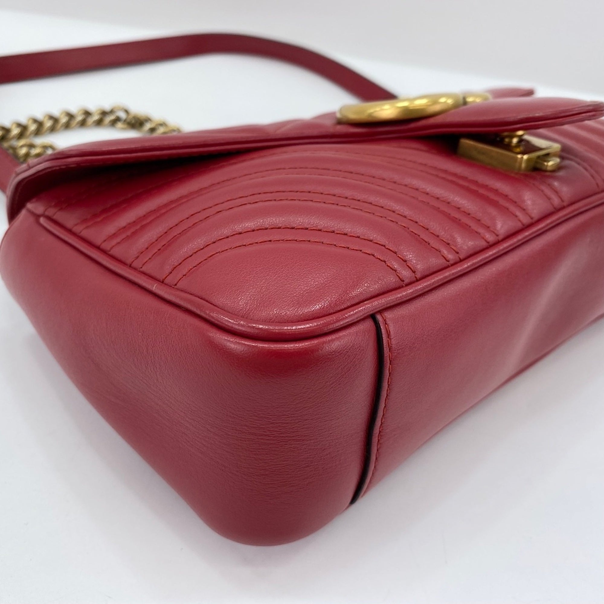 Gucci Red Color Leather Shoulder Bag (Pre-Owned)