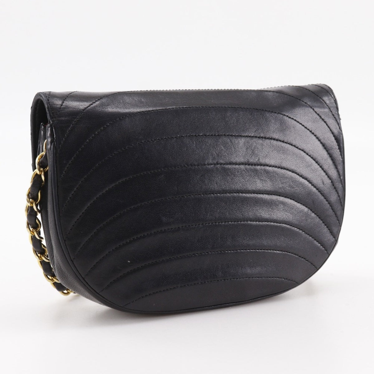 Chanel Black Leather Shoulder Bag (Pre-Owned)