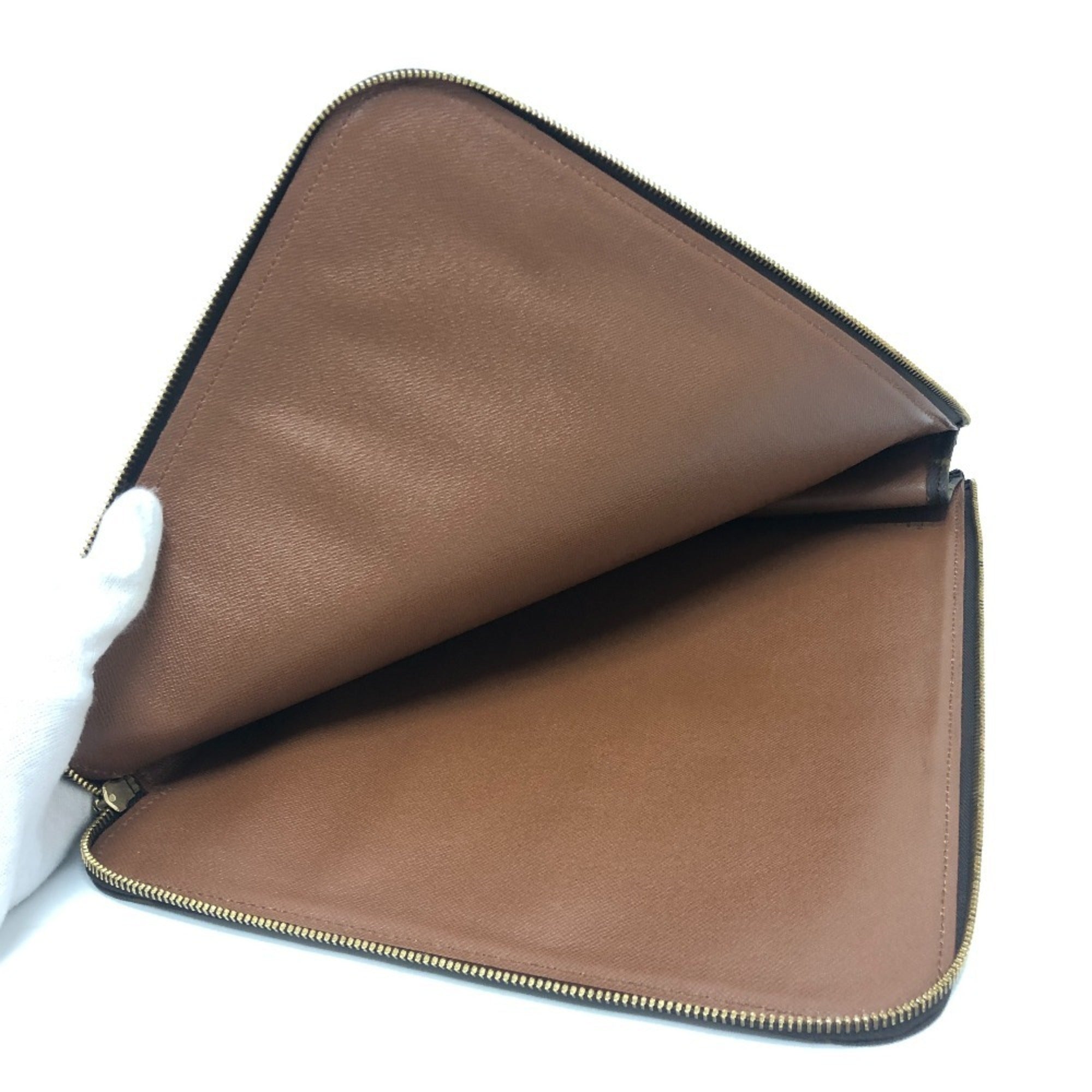 Louis Vuitton Brown Clutch Bag (Pre-Owned)
