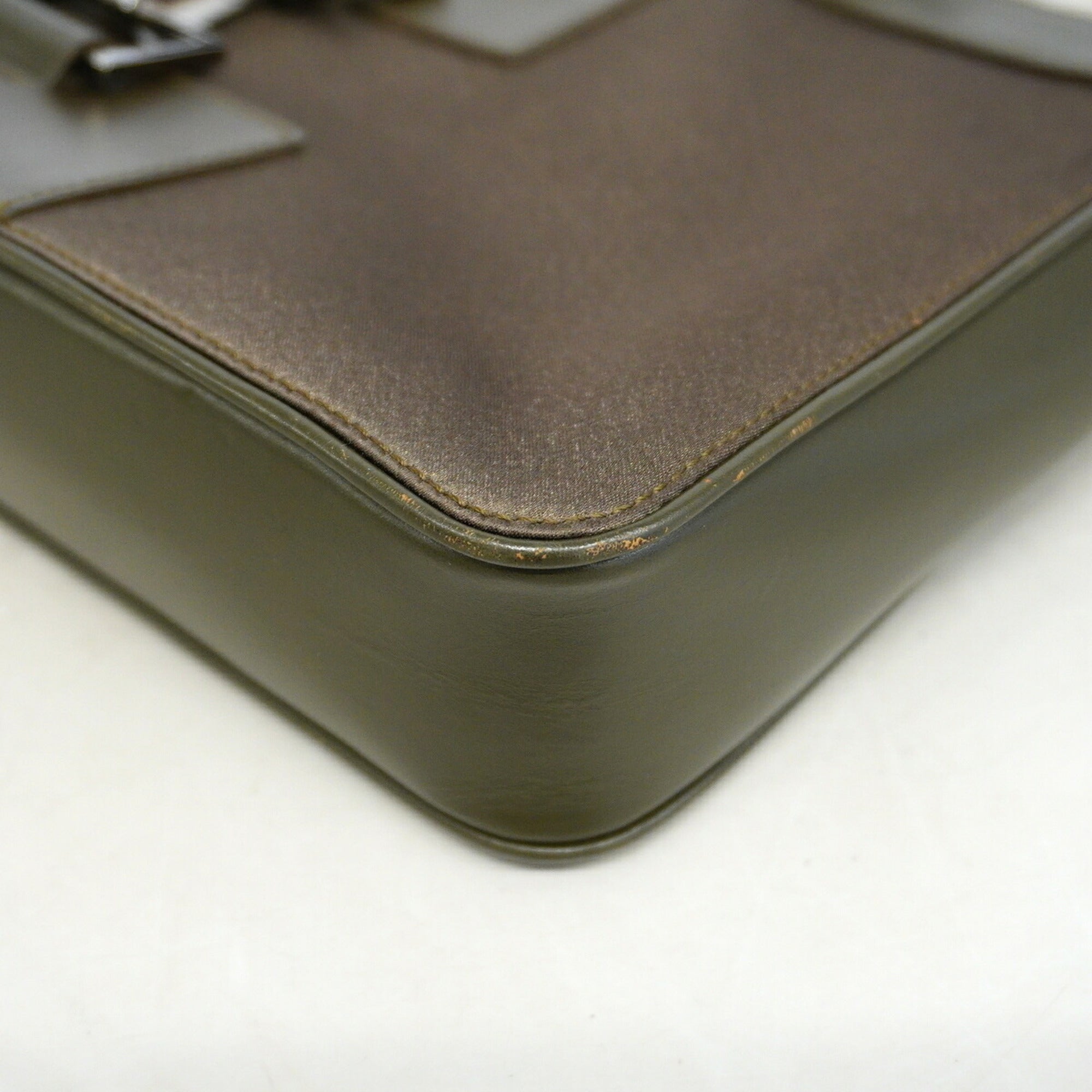 Gucci Khaki Nylon Handbag (Pre-Owned)