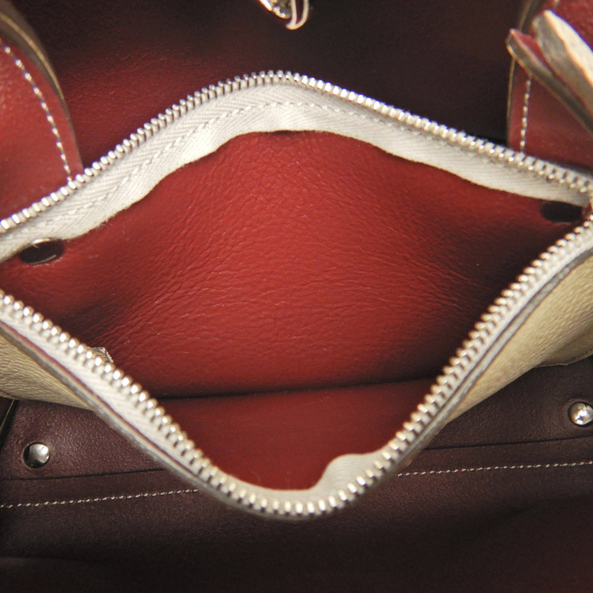 Tod's Brown Leather Handbag (Pre-Owned)