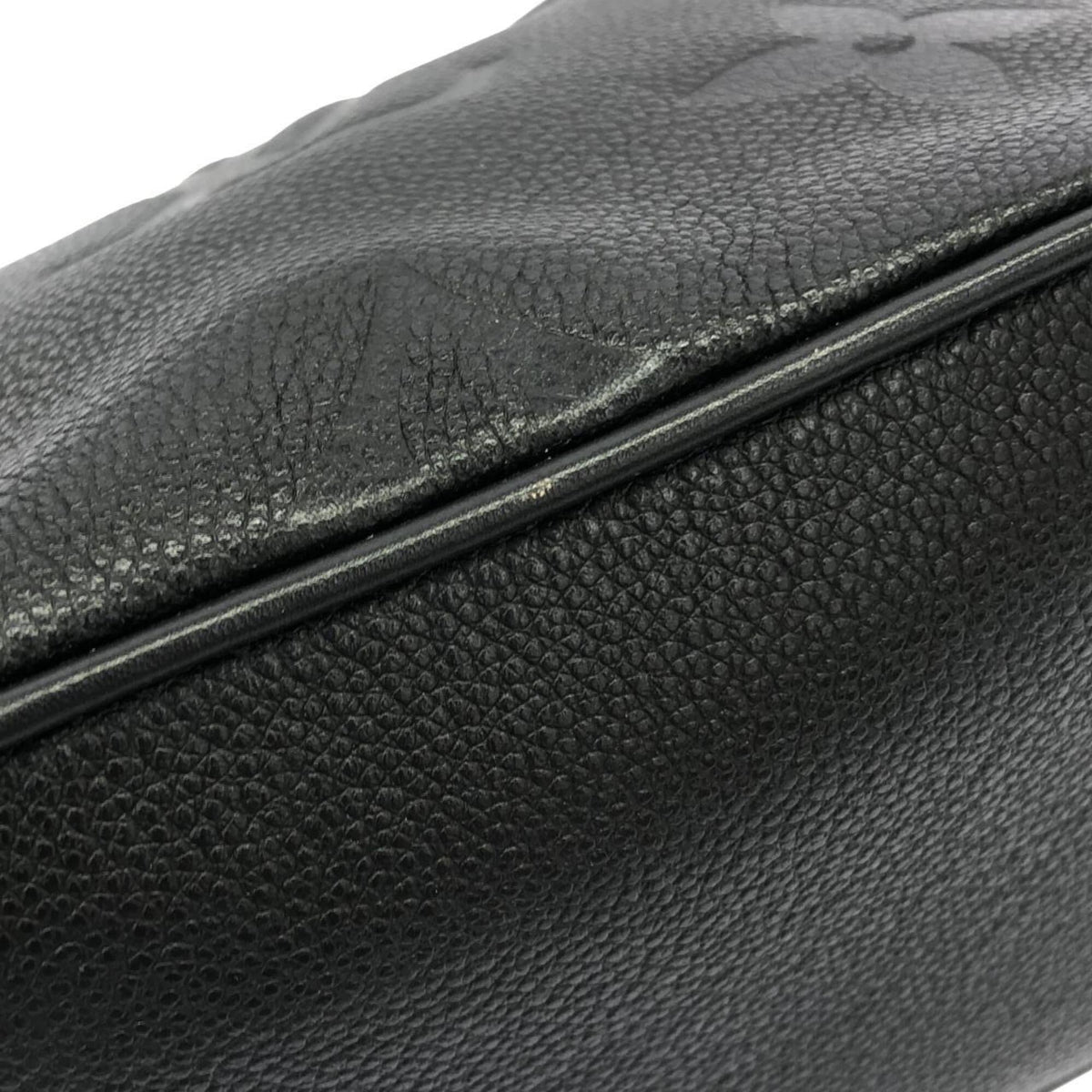 Louis Vuitton Black Leather Handbag (Pre-Owned)