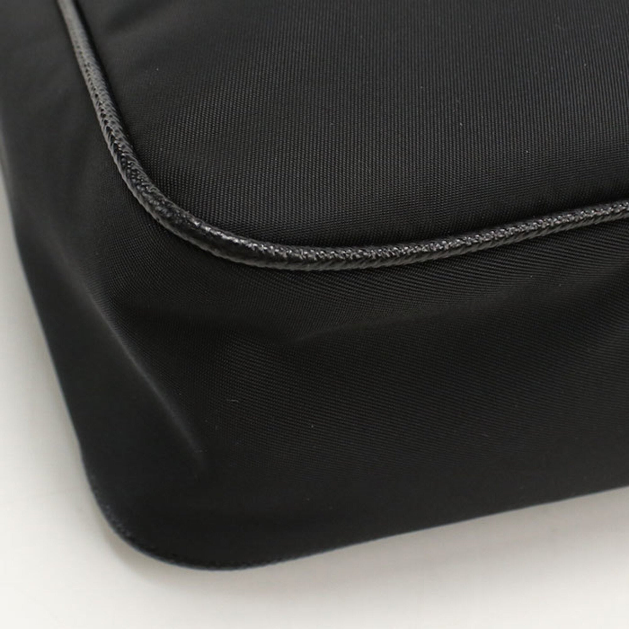 Prada Black Nylon Shoulder Bag (Pre-Owned)