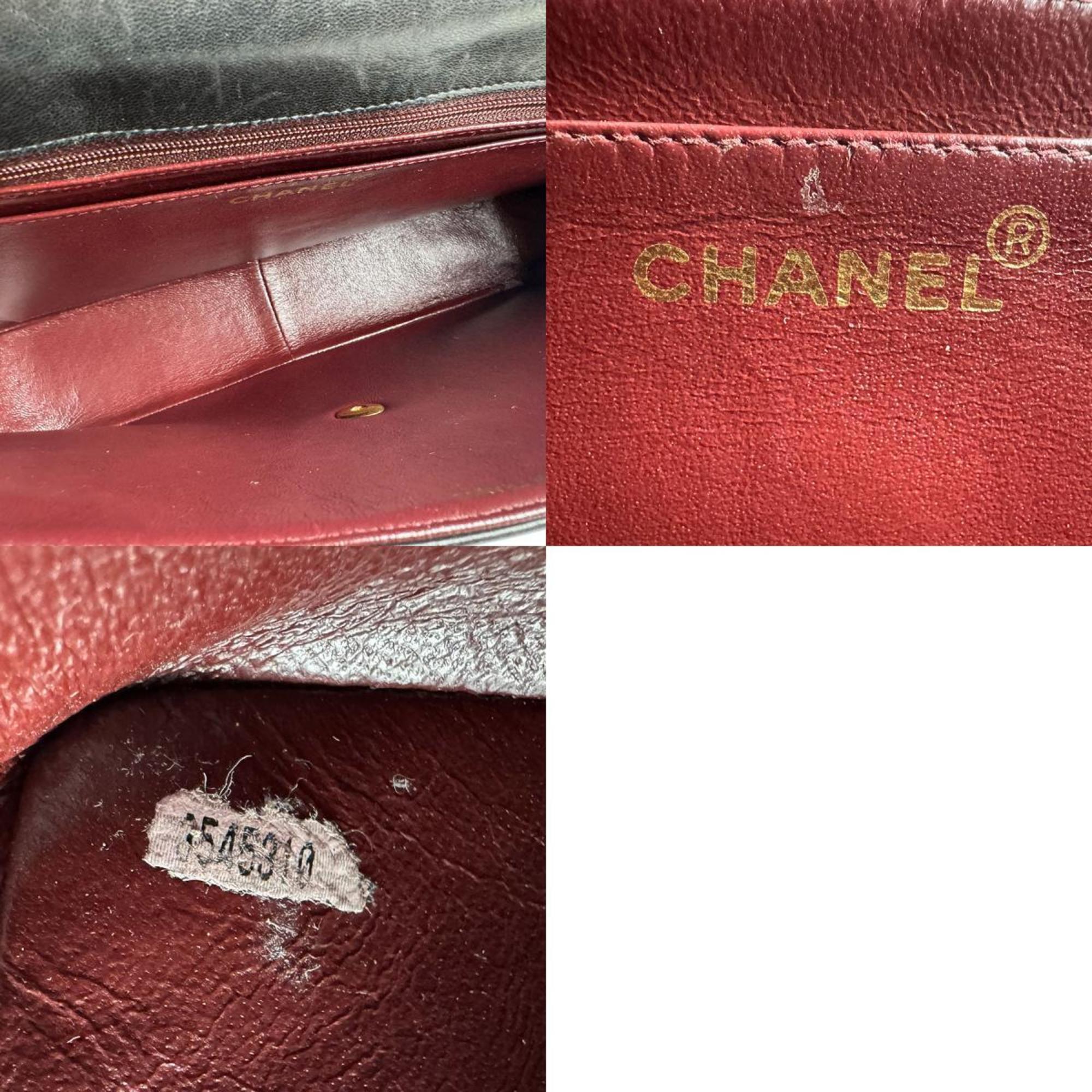 Chanel Black Leather Shoulder Bag (Pre-Owned)