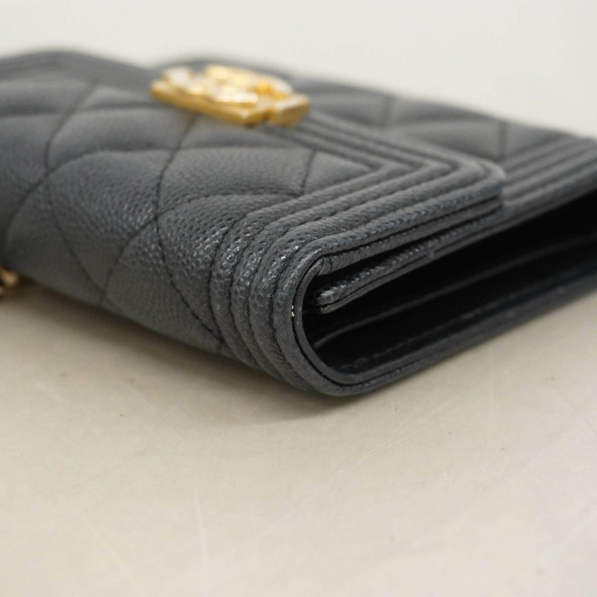 Chanel Black Grained Calfskin Wallet (Bi-Fold) (Pre-Owned)