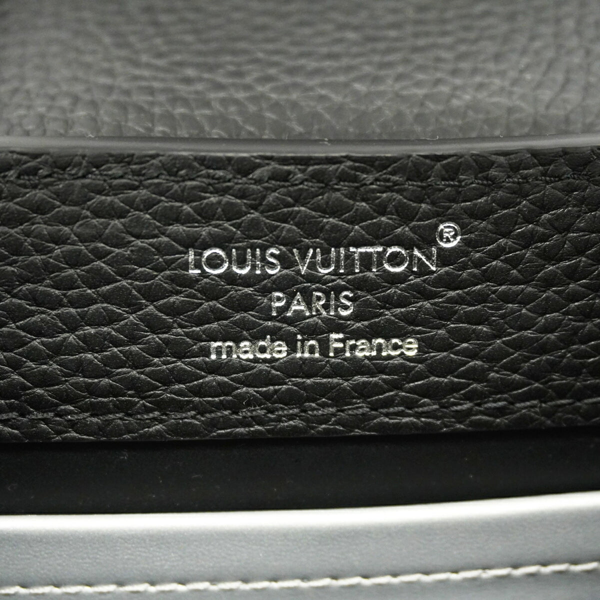 Louis Vuitton Noir Handbag (Pre-Owned)