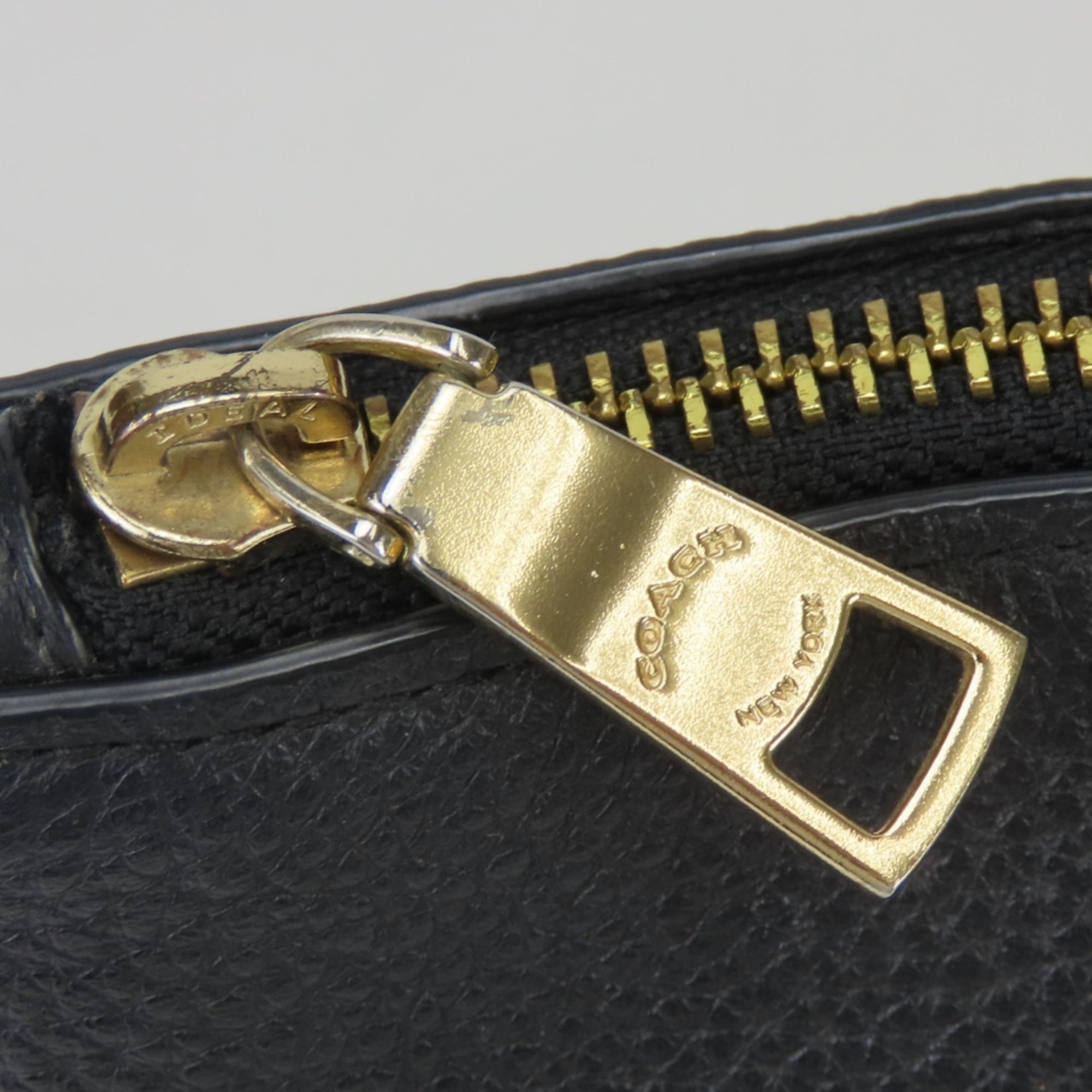 Coach Black Leather Handbag Shoulder Bag (Pre-Owned)