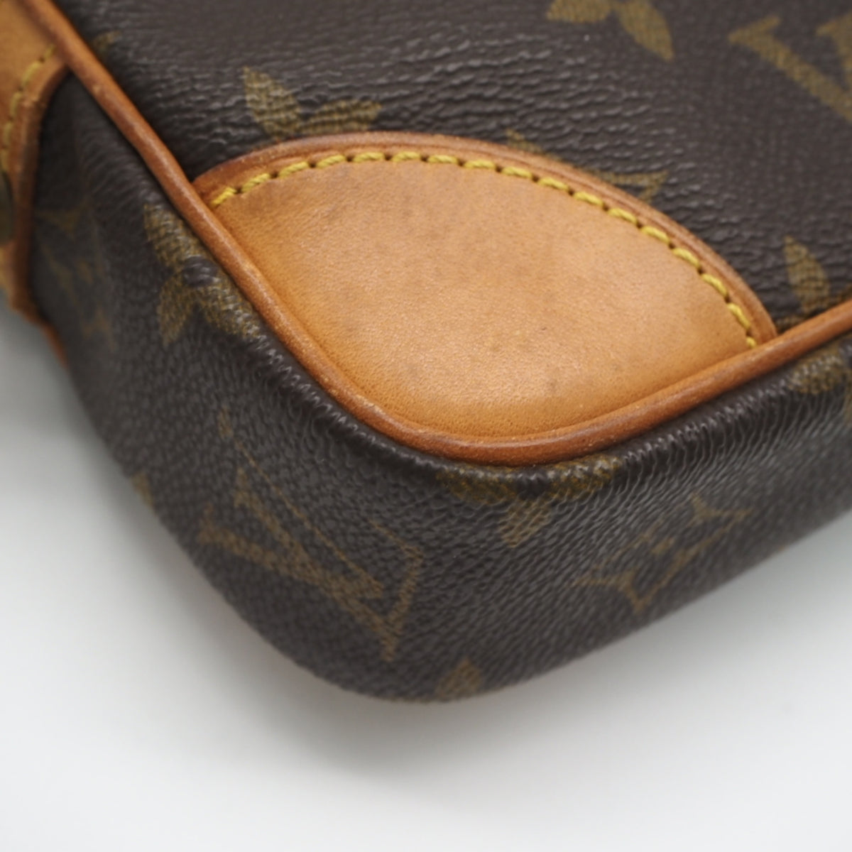 Louis Vuitton Beige Brown Coated Canvas Leather Clutch Bag (Pre-Owned)