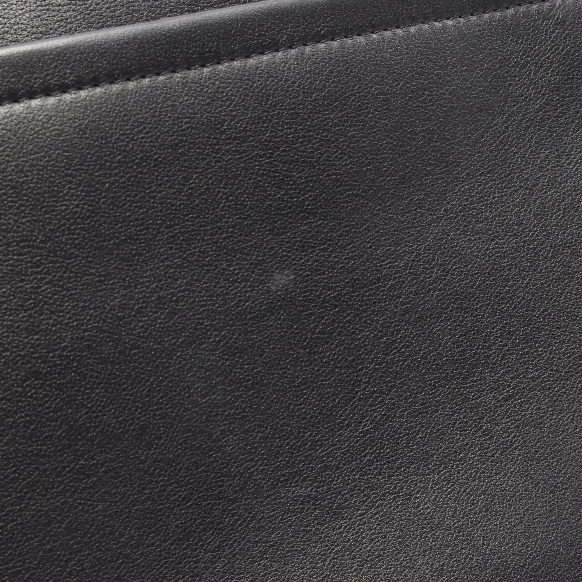 Chanel Black Leather Handbag Shoulder Bag (Pre-Owned)